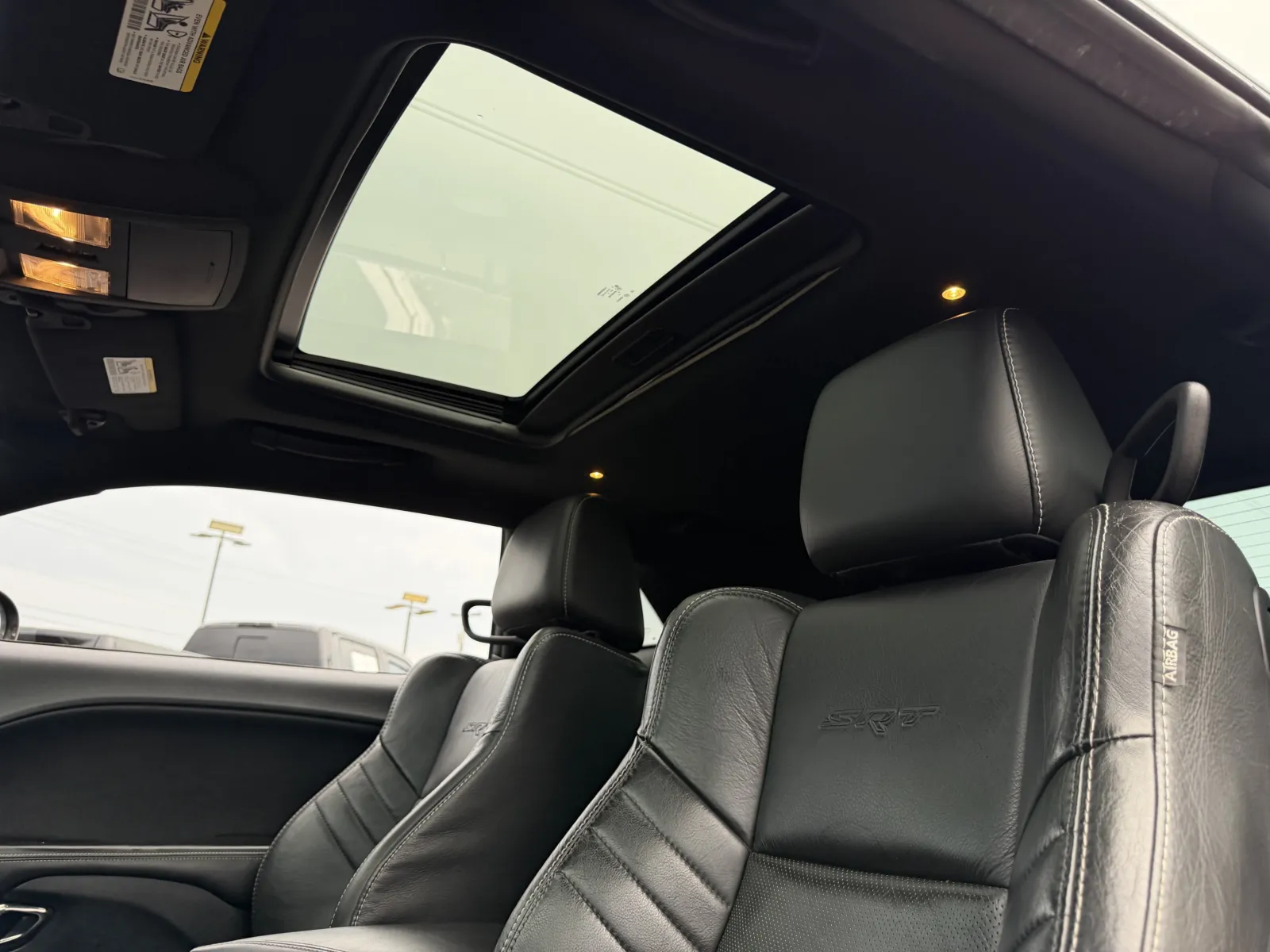 Dodge Challenger photo 8