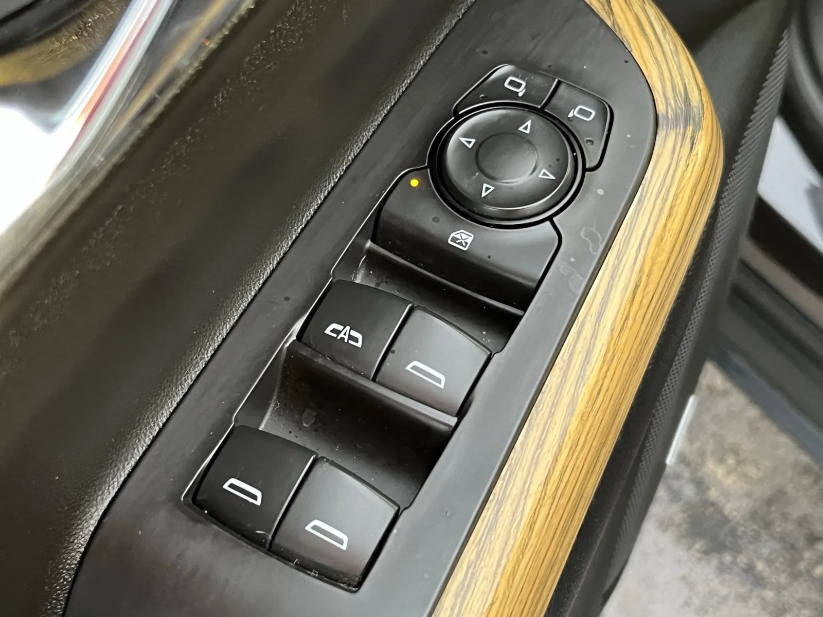 GMC Acadia photo 25
