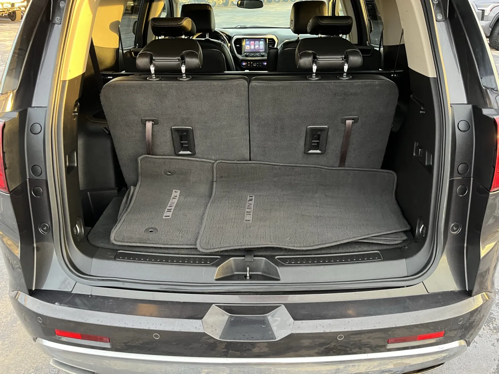GMC Acadia photo 13