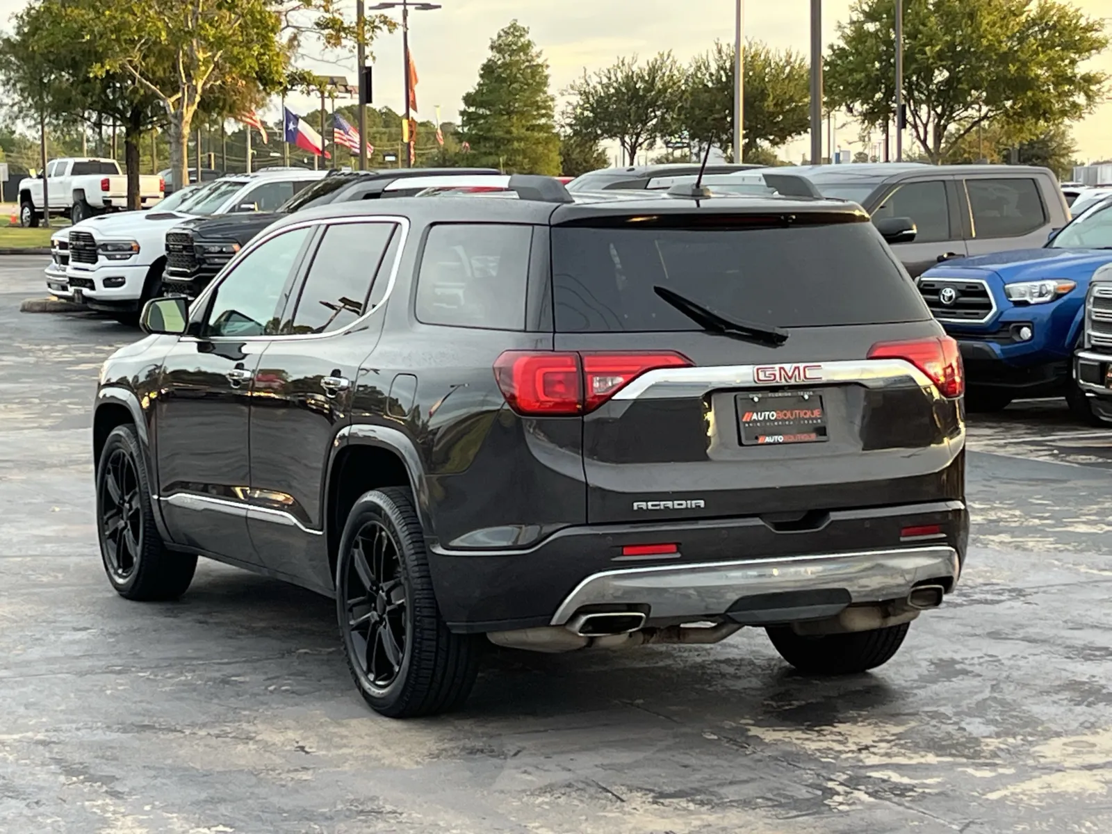 GMC Acadia photo 10