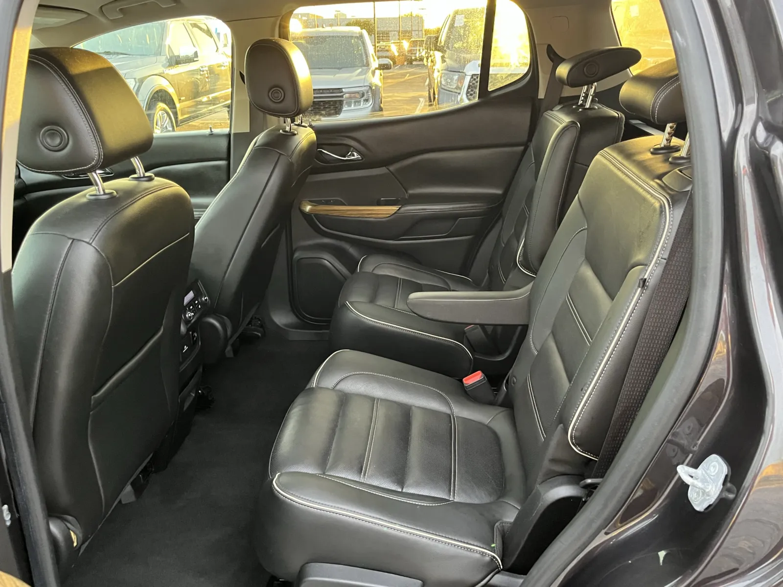 GMC Acadia photo 30