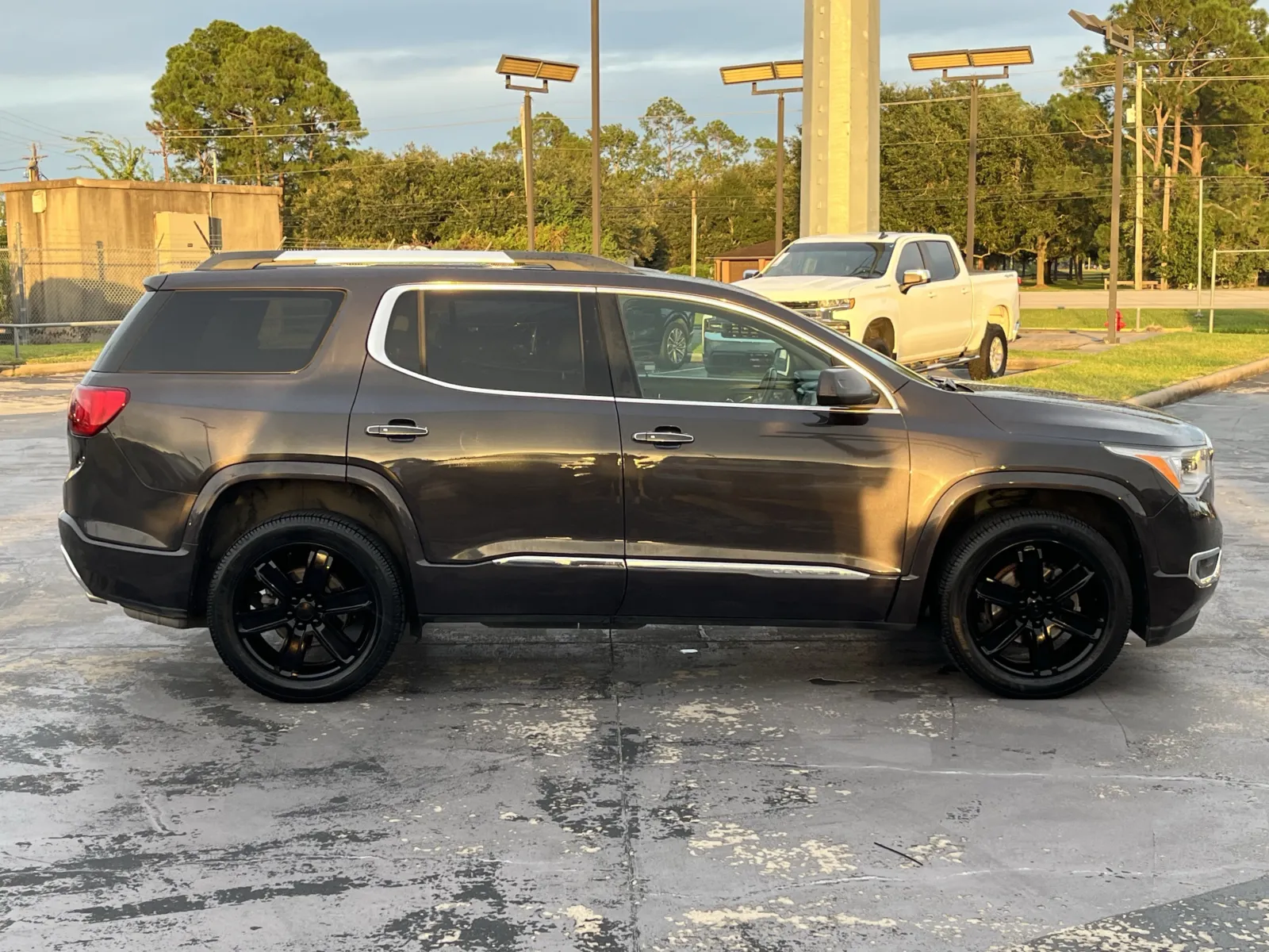GMC Acadia photo 11
