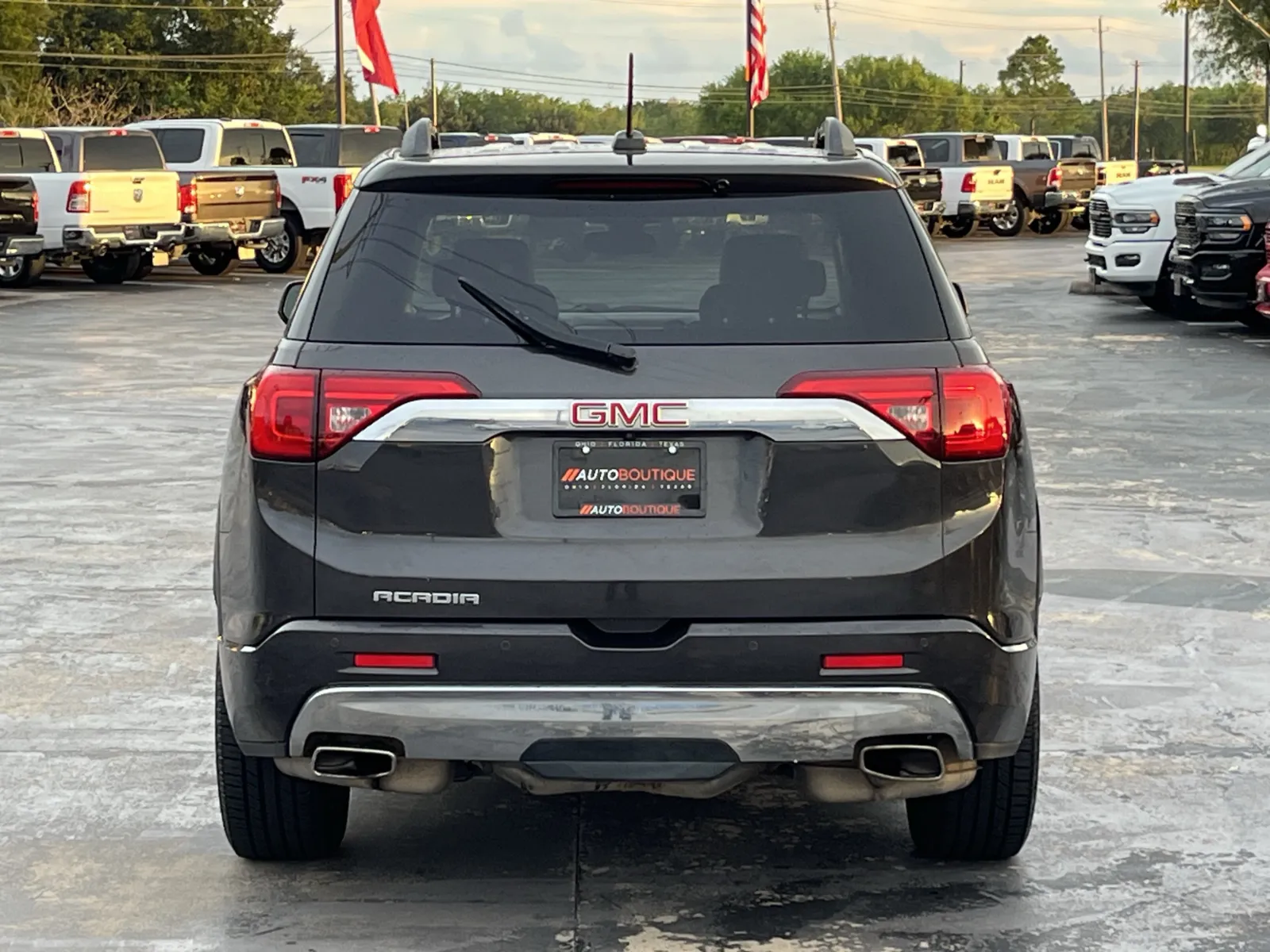 GMC Acadia photo 8