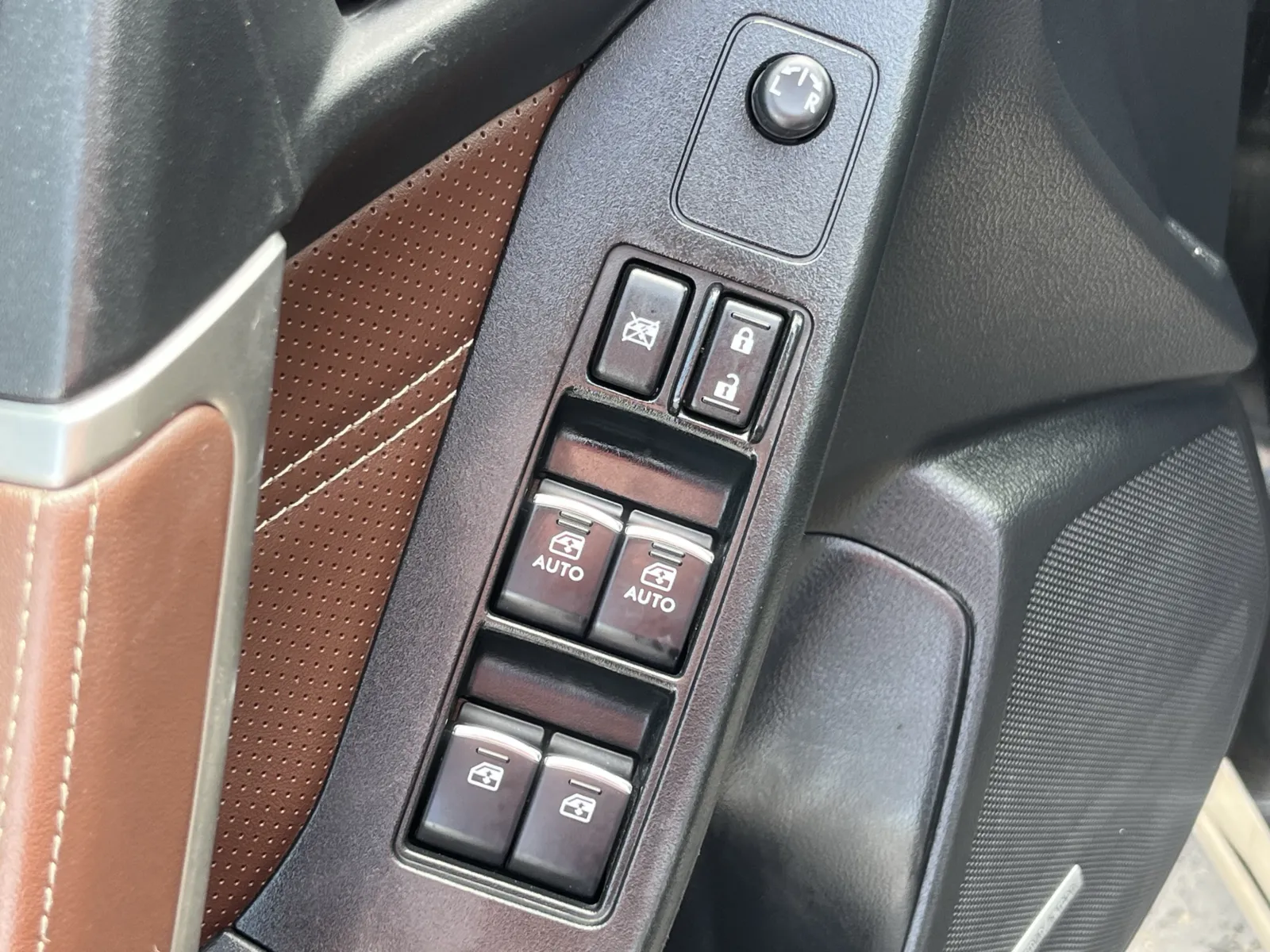 2017 Subaru Forester Touring - Photo 27