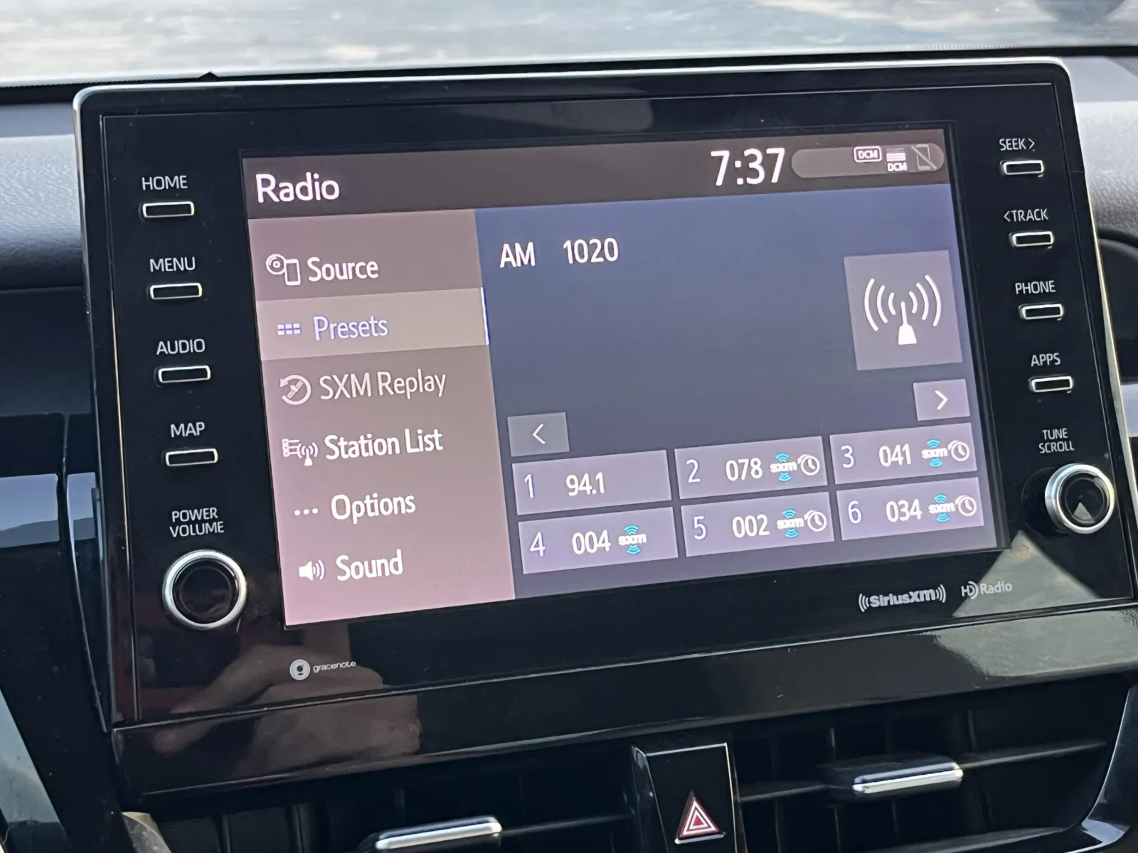 Toyota Camry photo 6