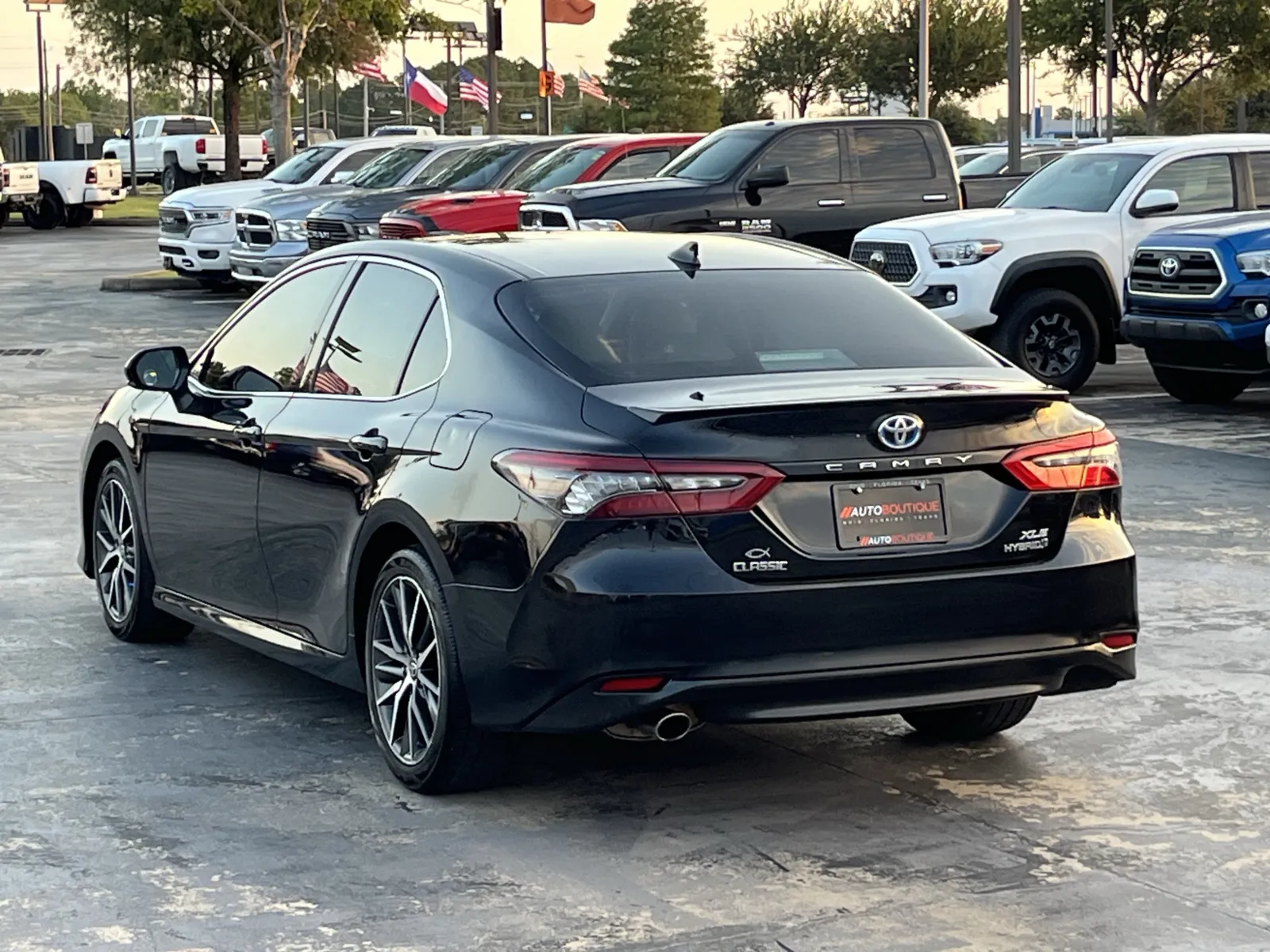 Toyota Camry photo 9