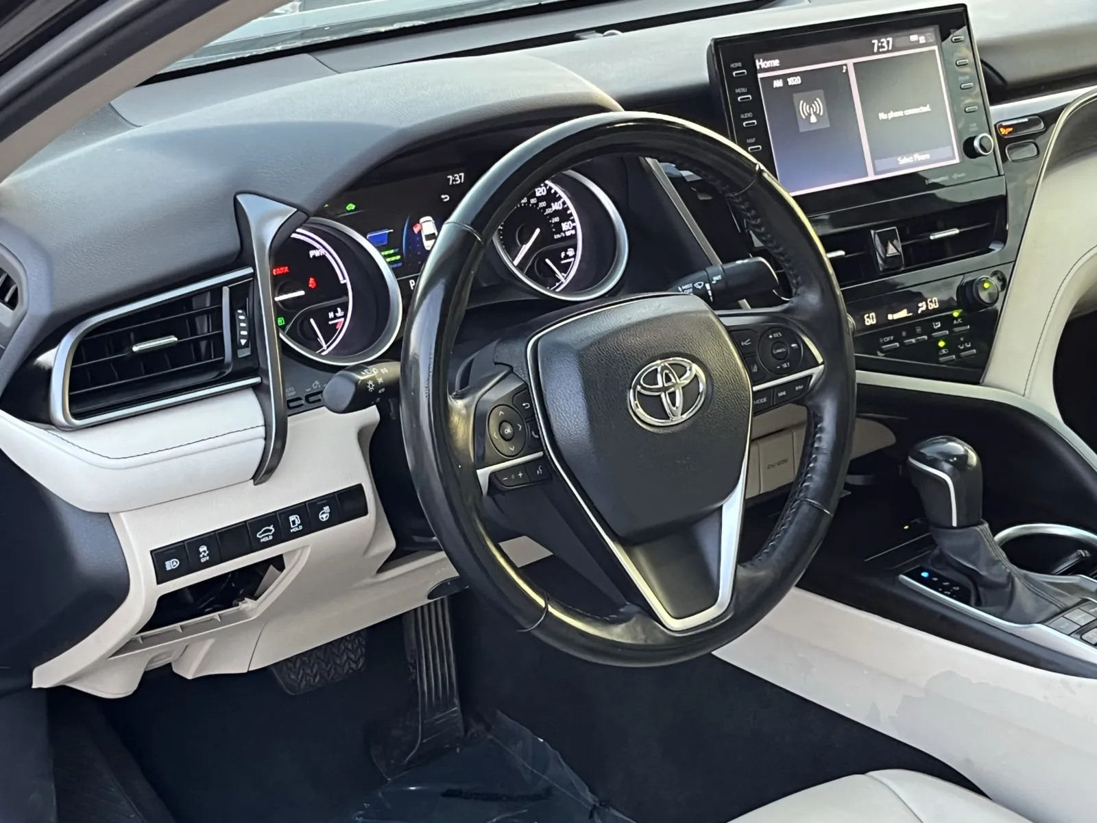 Toyota Camry photo 12