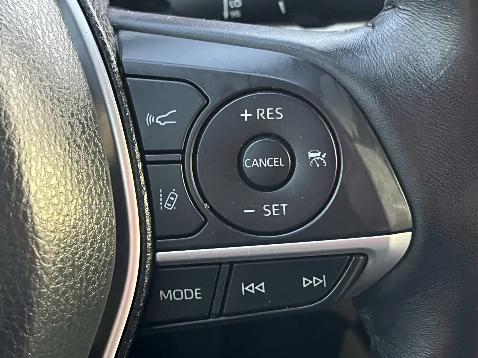 Toyota Camry photo 16