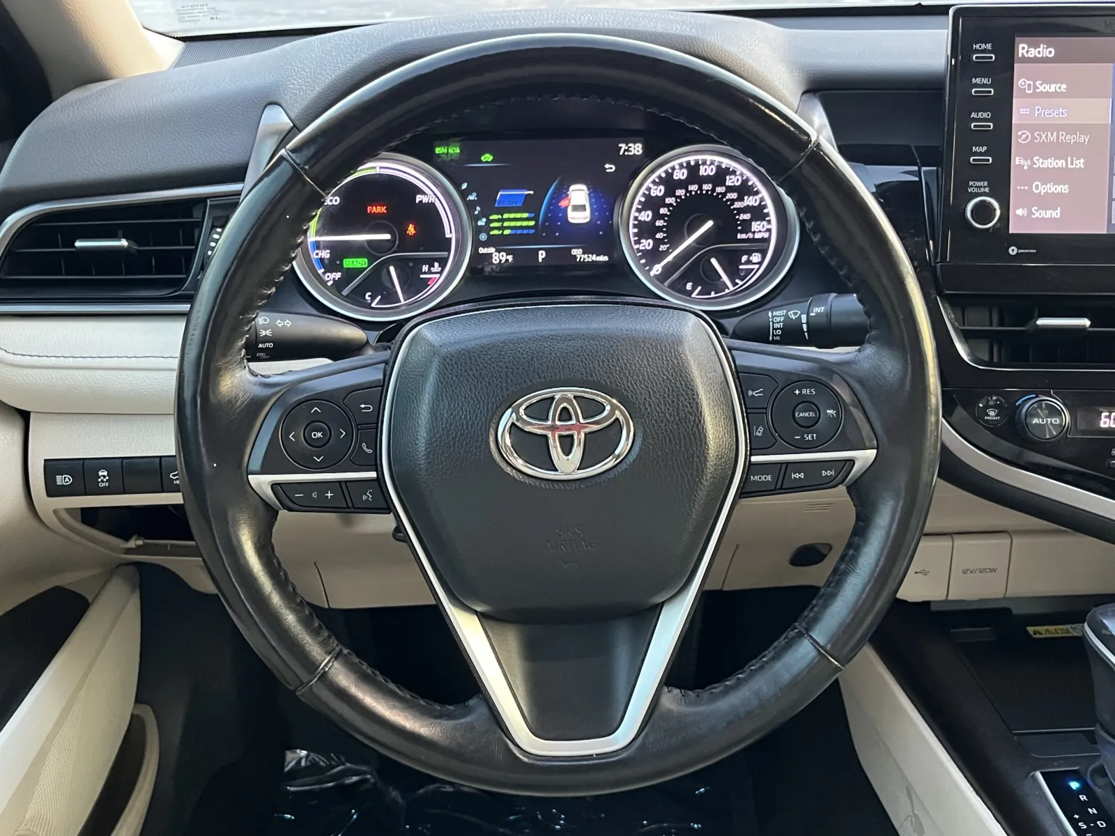 Toyota Camry photo 14