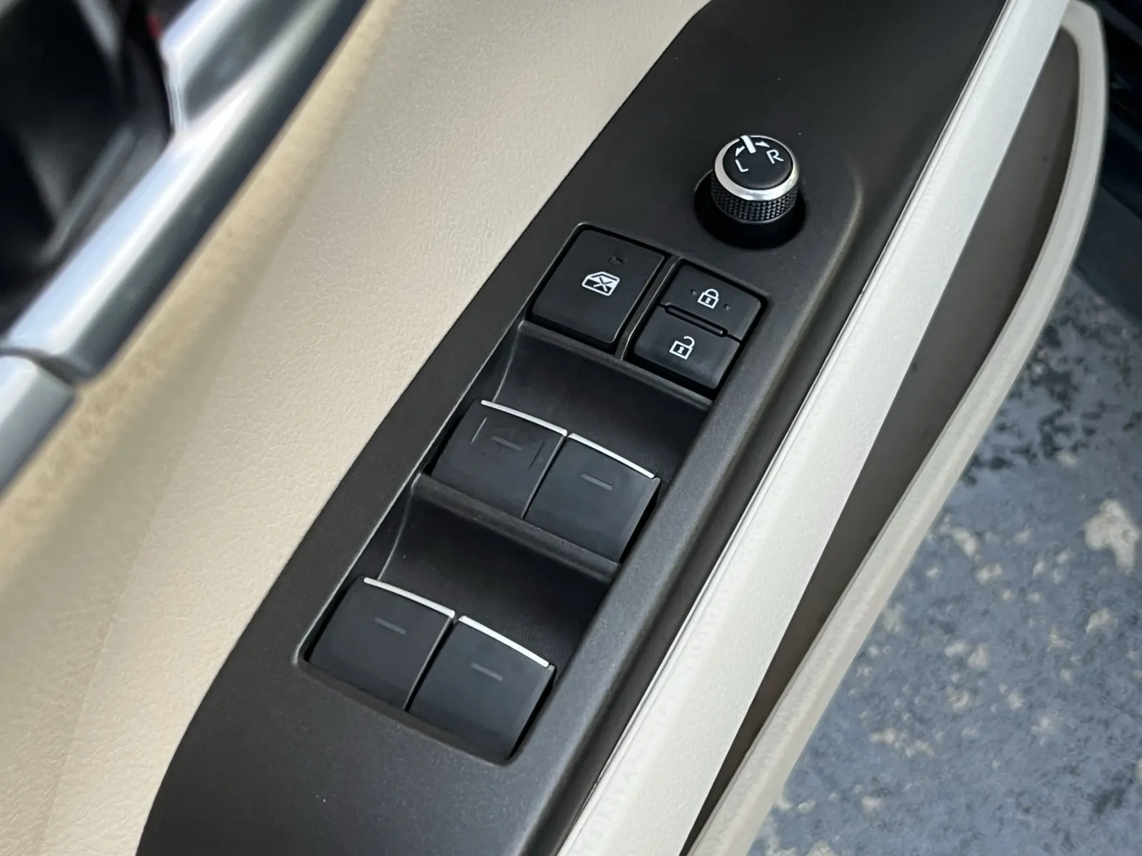 Toyota Camry photo 21