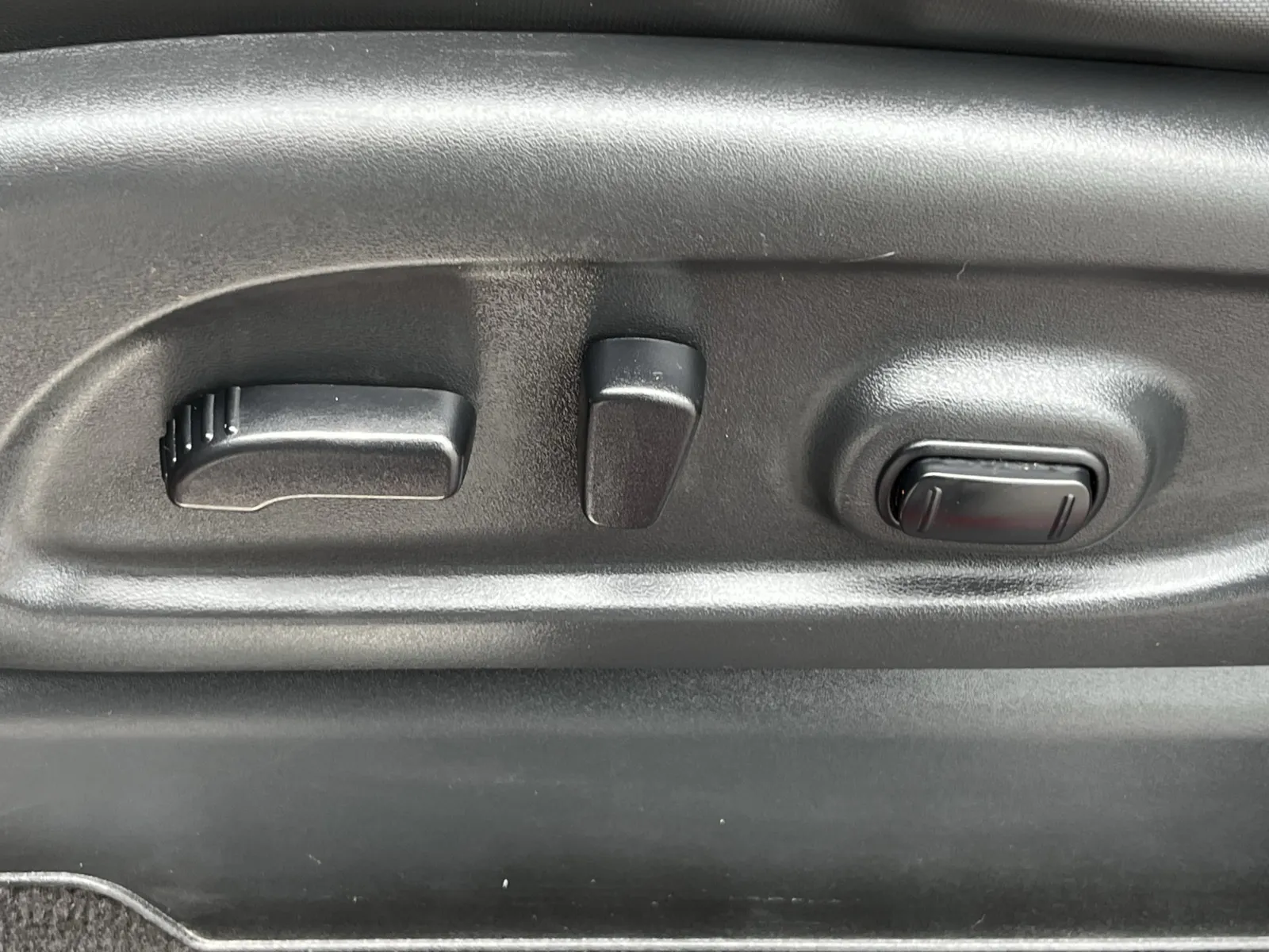 Nissan Titan photo 23