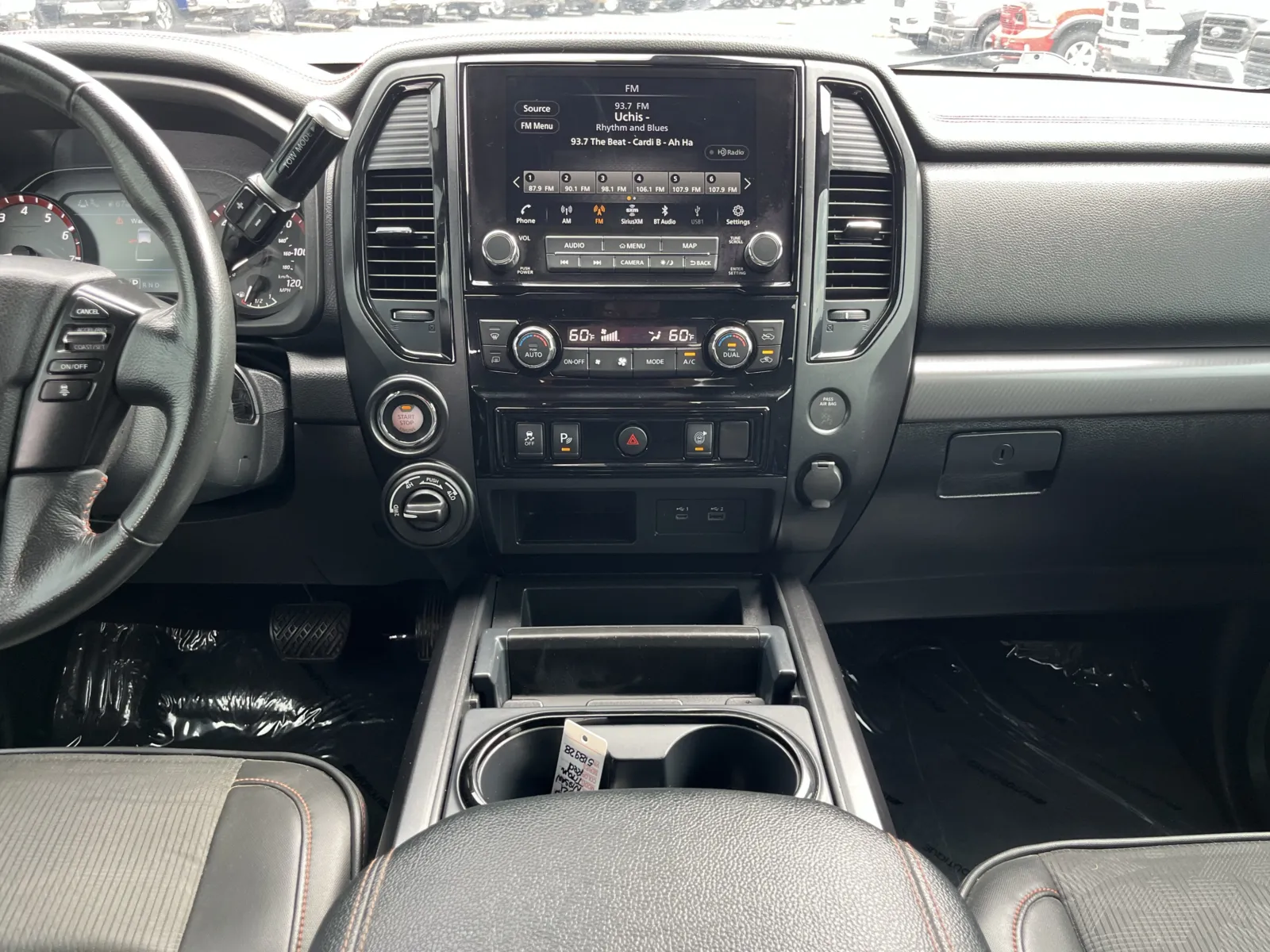 Nissan Titan photo 21
