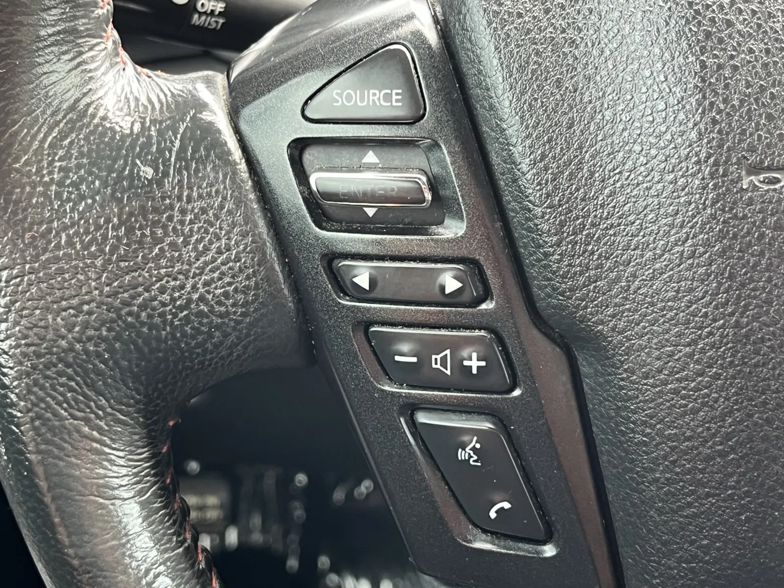 Nissan Titan photo 16