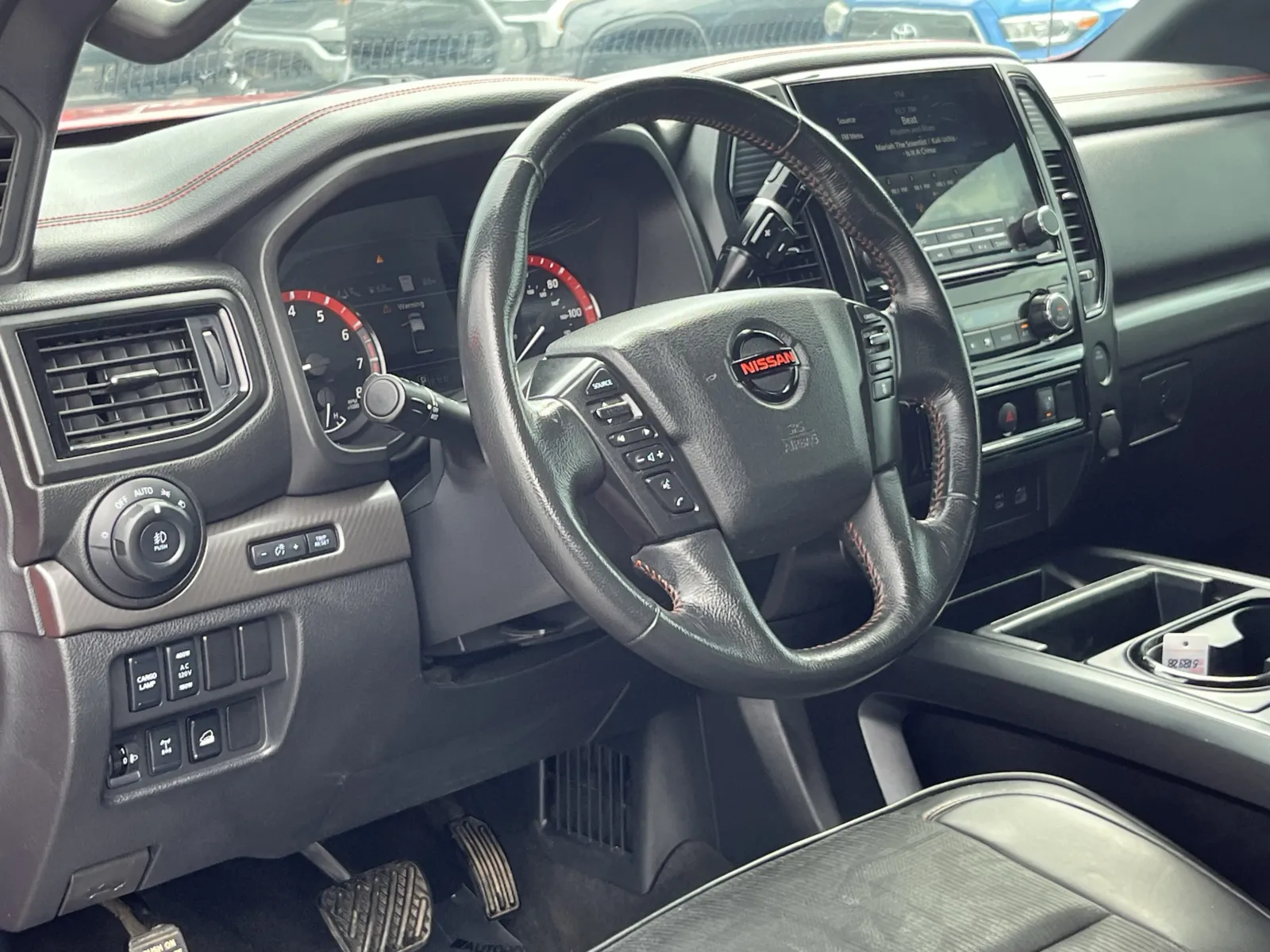 Nissan Titan photo 12