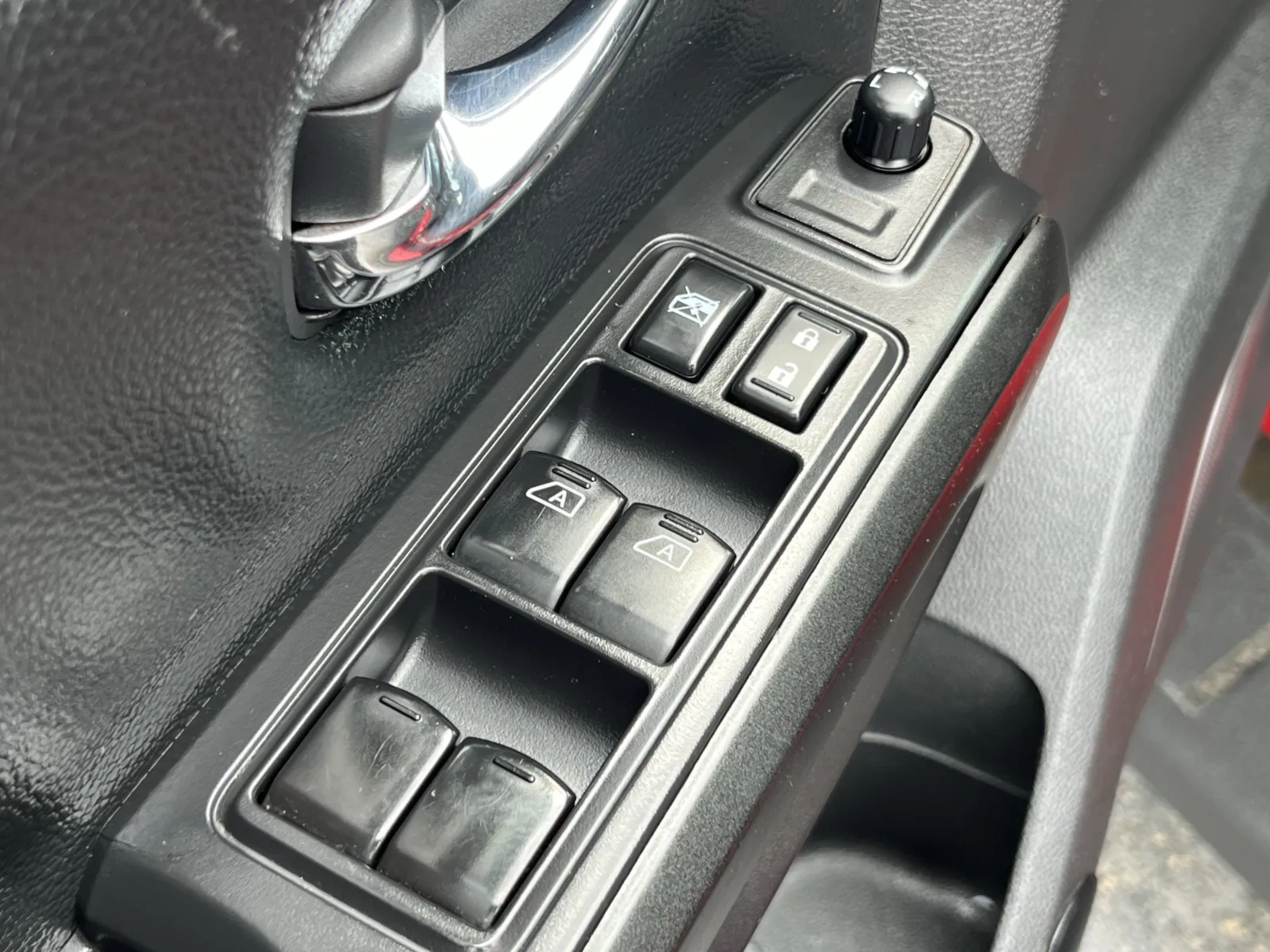 Nissan Titan photo 22