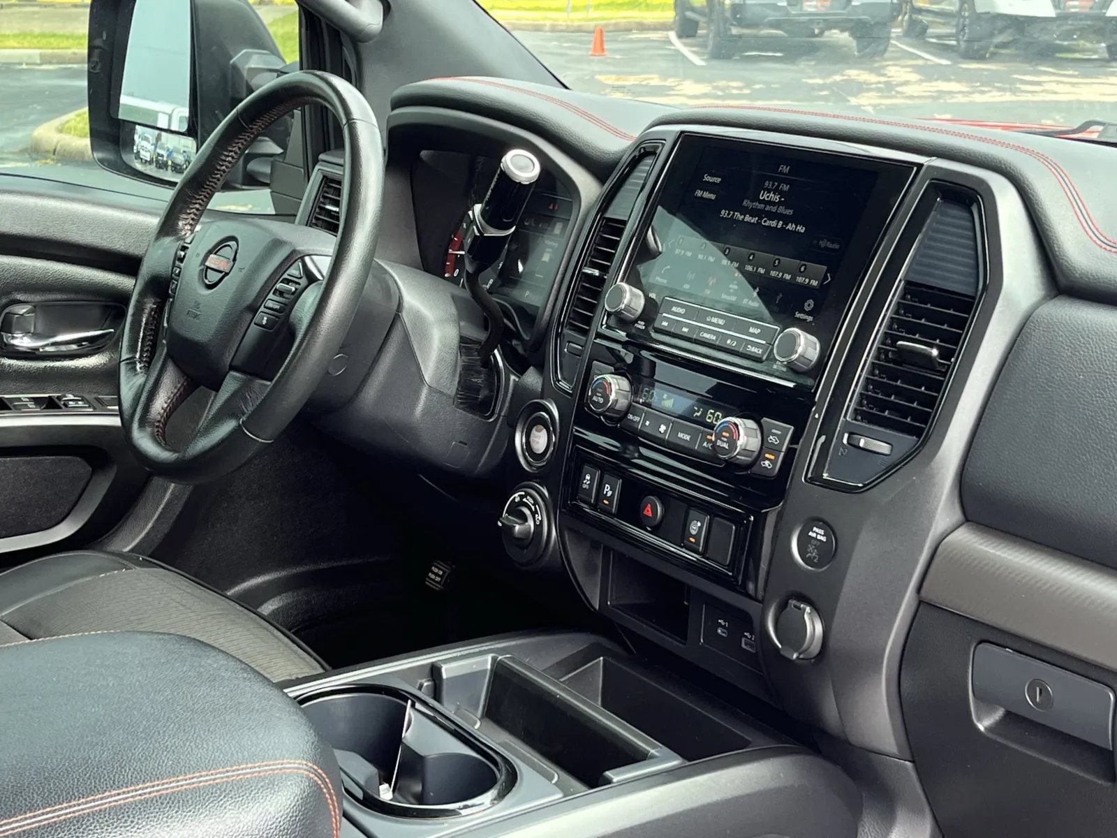 Nissan Titan photo 13