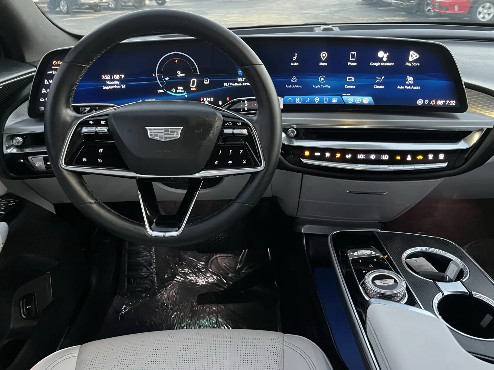Cadillac Lyriq photo 15