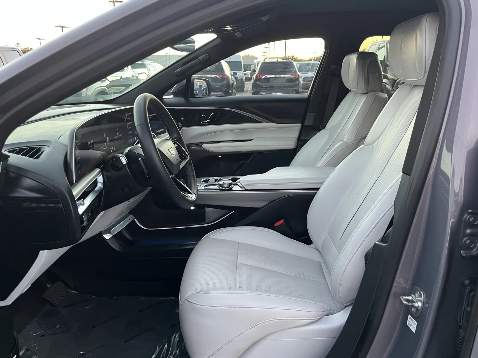 Cadillac Lyriq photo 25