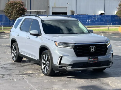 Another view of 2025 Honda Pilot Touring for sale in Alvin, TX at Auto Boutique Texas