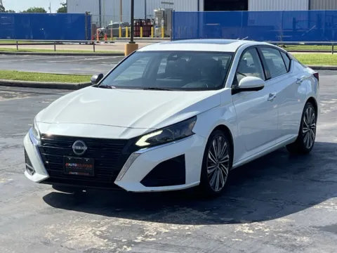 Another view of 2023 Nissan Altima 2.5 SL for sale in Alvin, TX at Auto Boutique Texas
