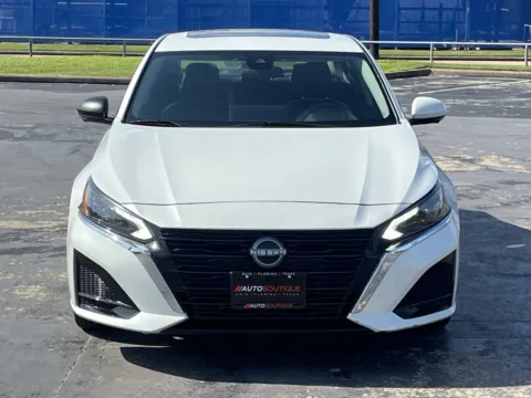 More photos of 2023 Nissan Altima 2.5 SL at Auto Boutique Texas, TX