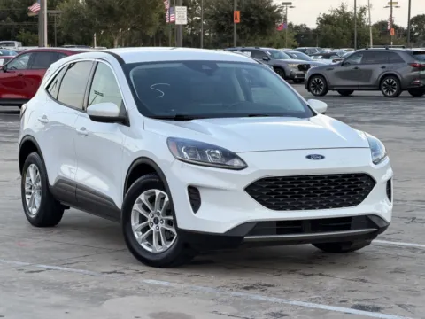 Photos of 2021 Ford Escape SE Hybrid for sale in Alvin, TX at Auto Boutique Texas