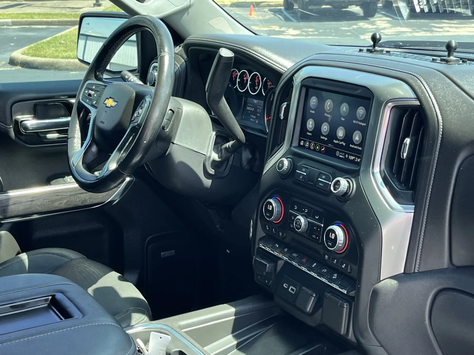 Chevrolet Silverado photo 14