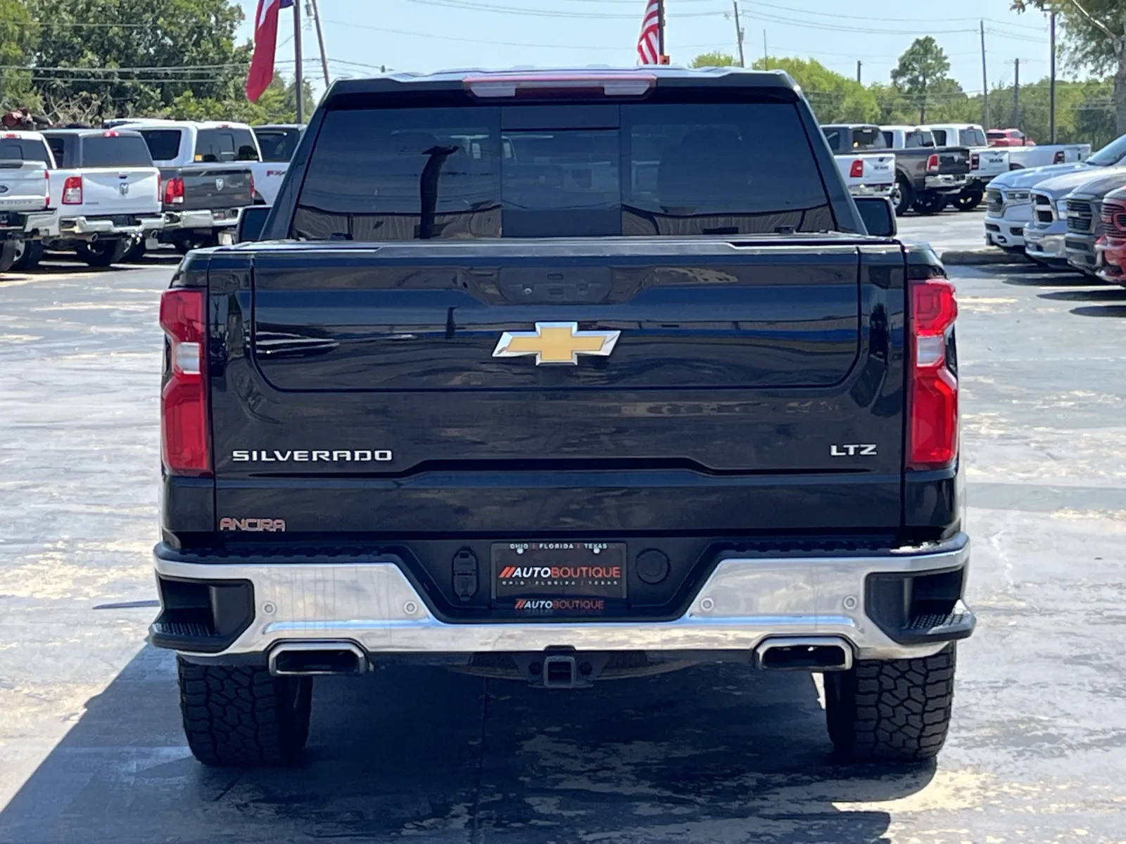 Chevrolet Silverado photo 8