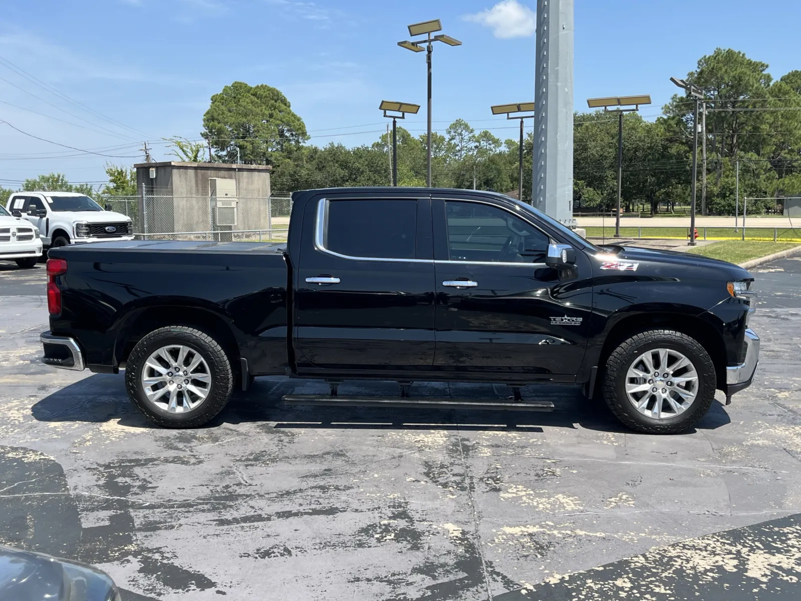 Chevrolet Silverado photo 11