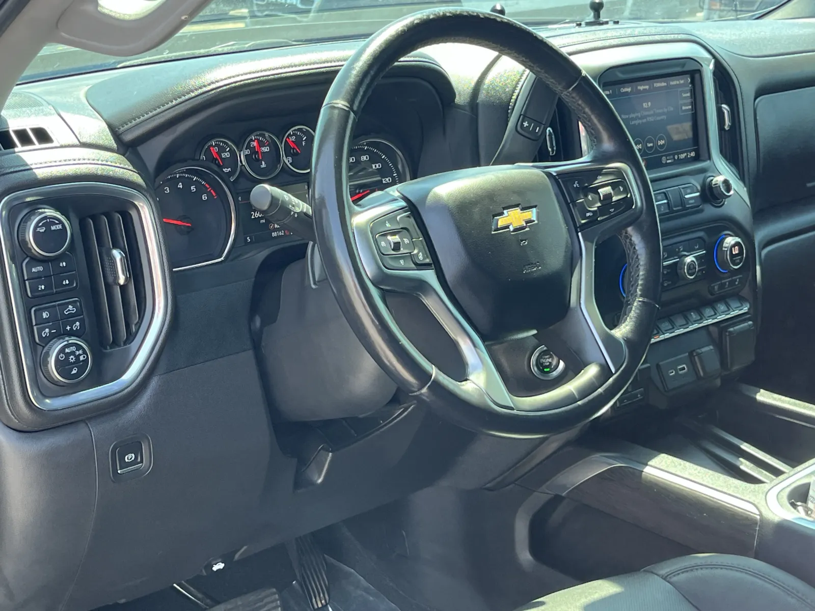 Chevrolet Silverado photo 13
