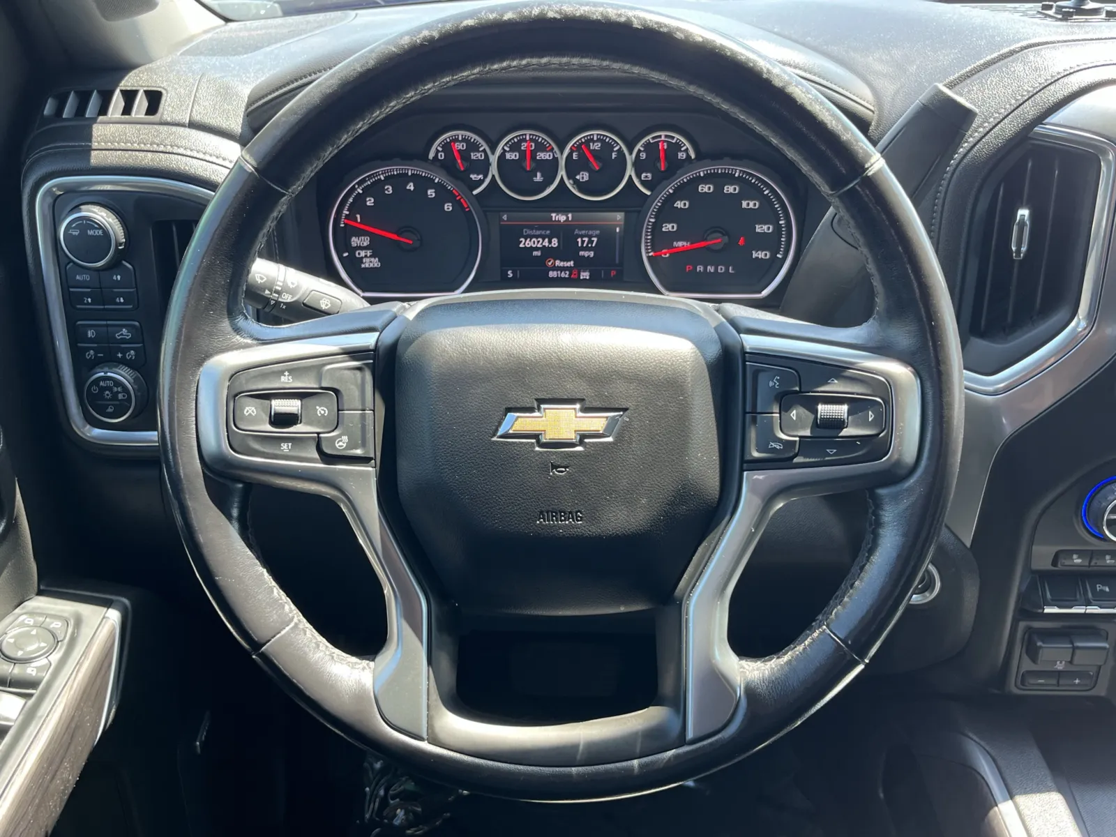 Chevrolet Silverado photo 16