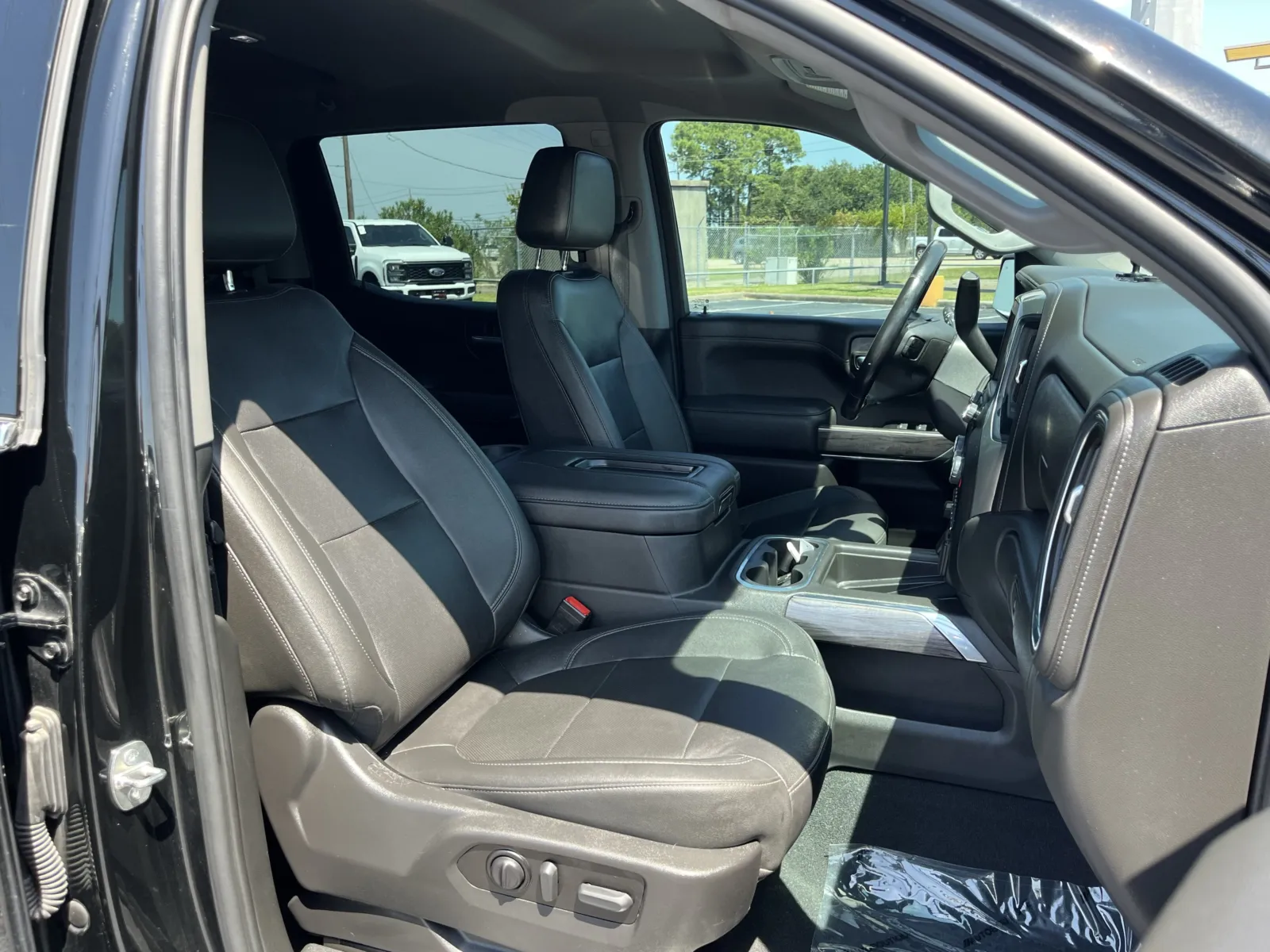 Chevrolet Silverado photo 27