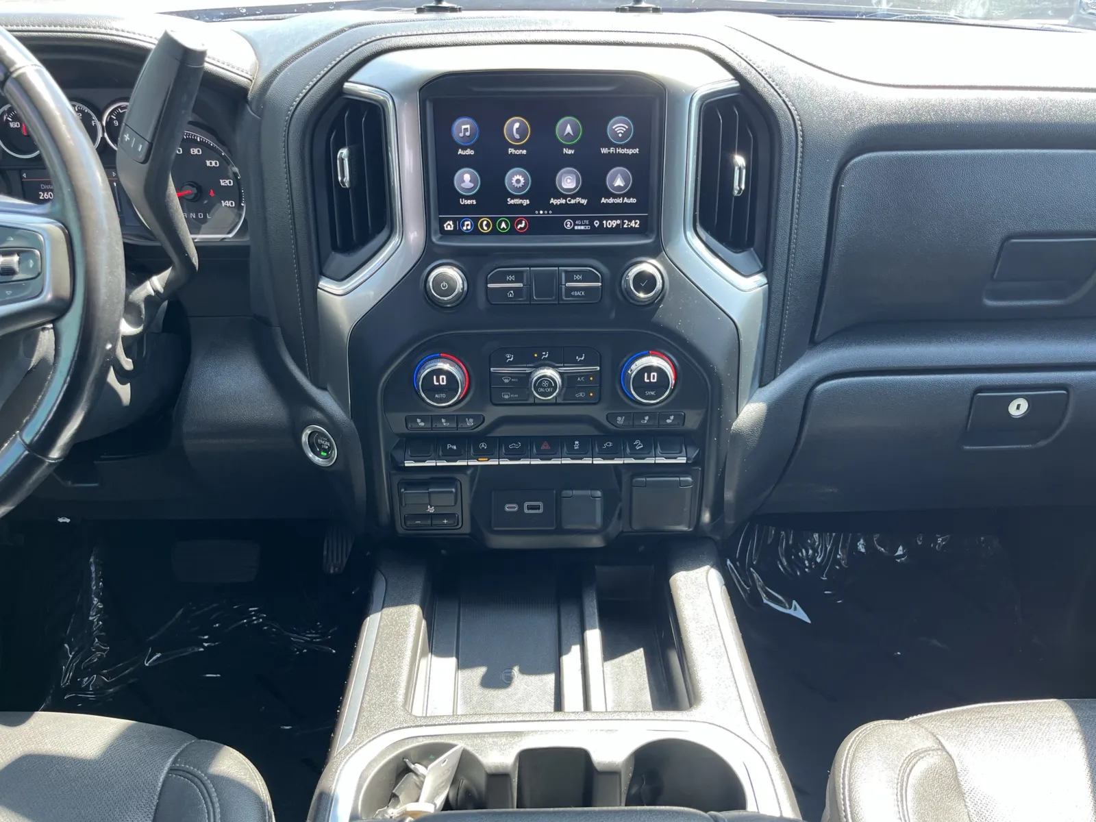Chevrolet Silverado photo 22