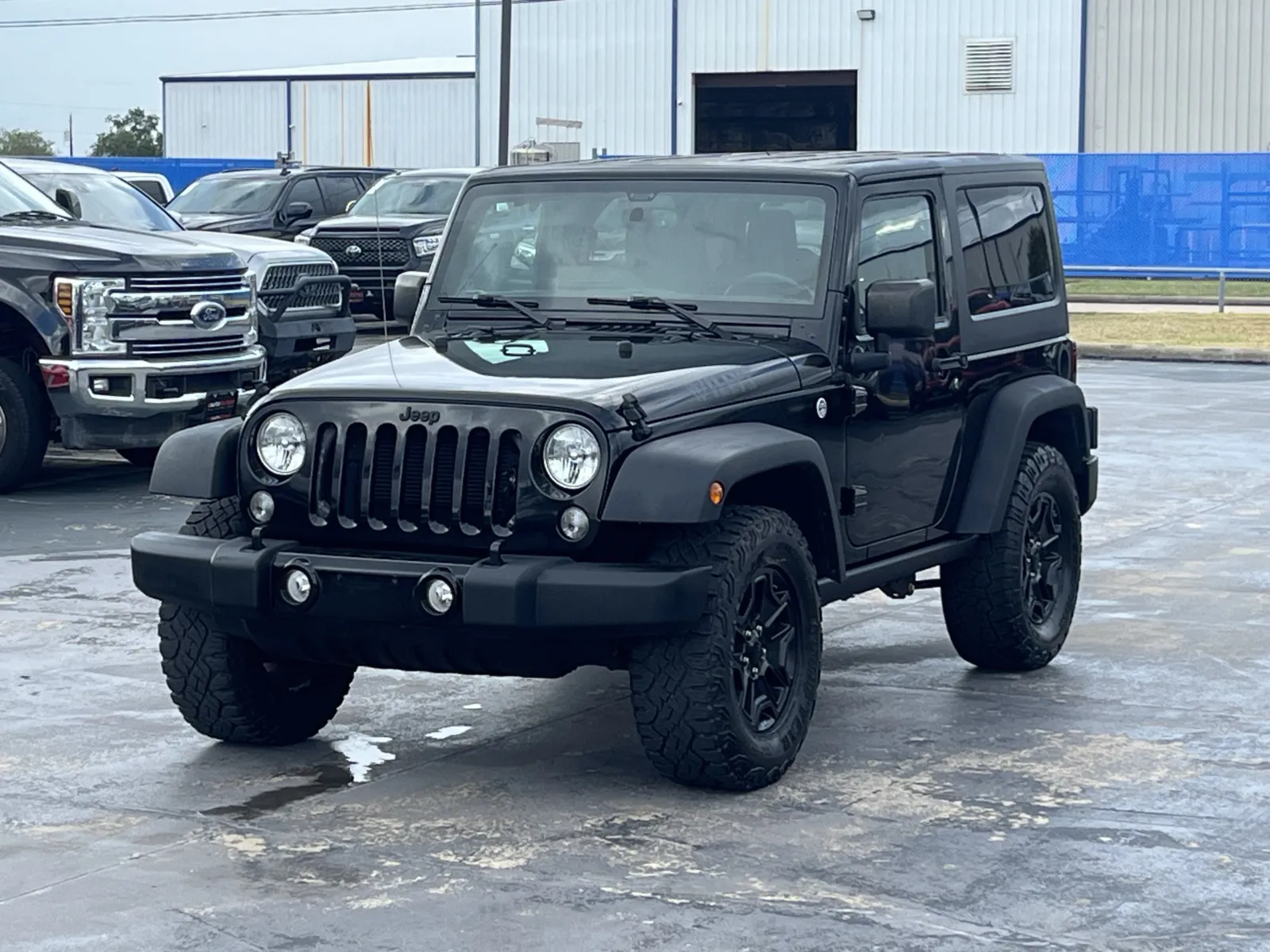 Jeep Wrangler photo 2