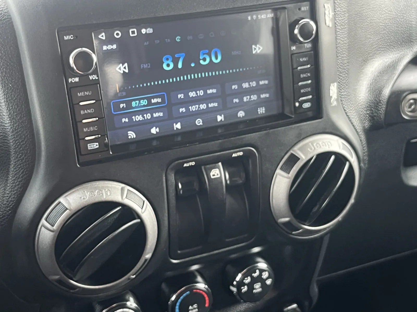 Jeep Wrangler photo 18