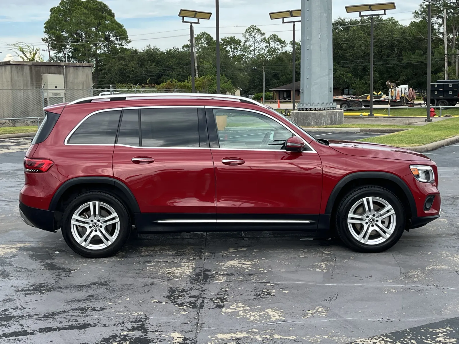 Mercedes-Benz GLB photo 9
