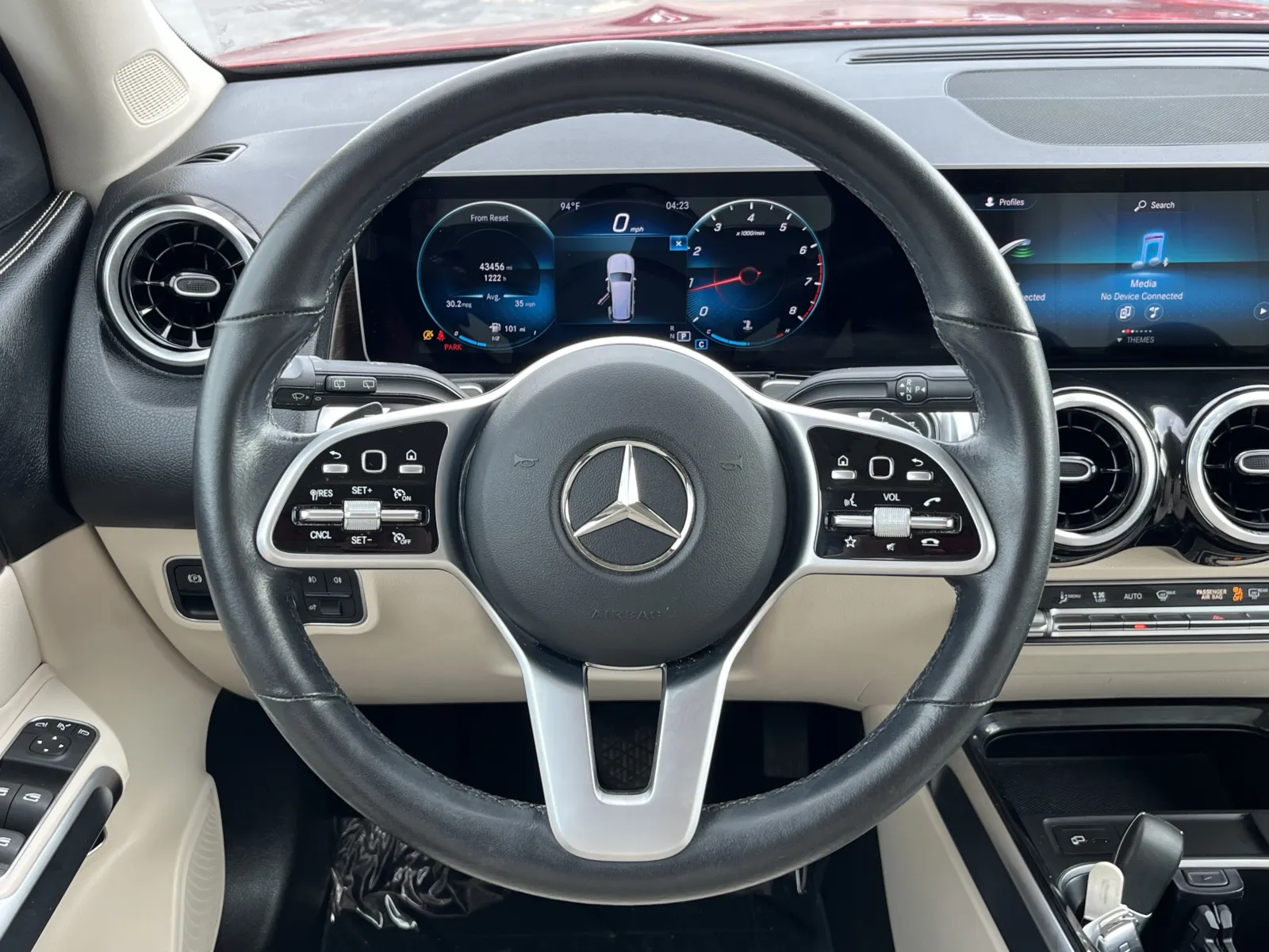 Mercedes-Benz GLB photo 17