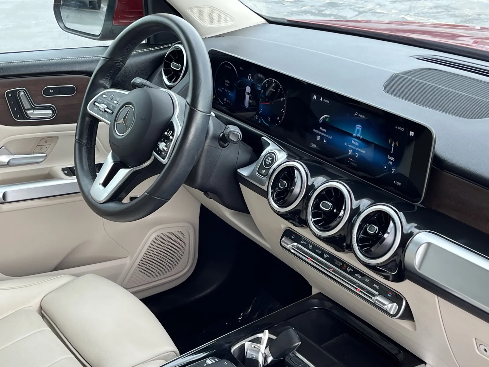 Mercedes-Benz GLB photo 15