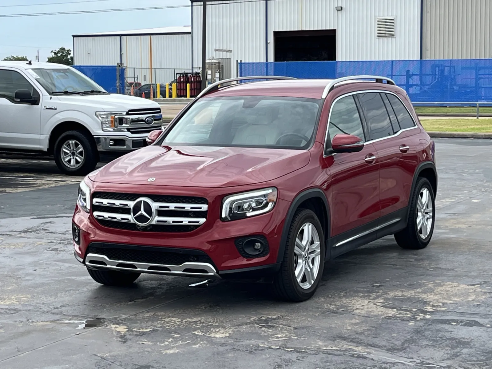 Mercedes-Benz GLB photo 2