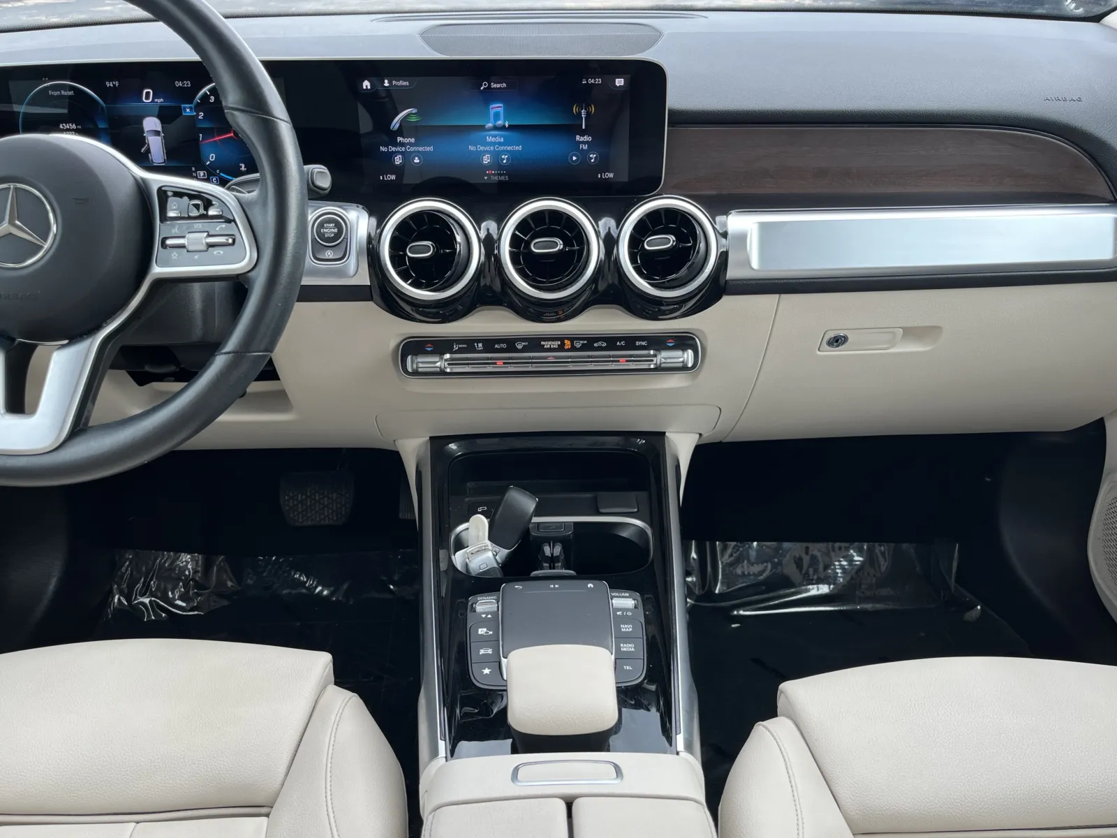 Mercedes-Benz GLB photo 23