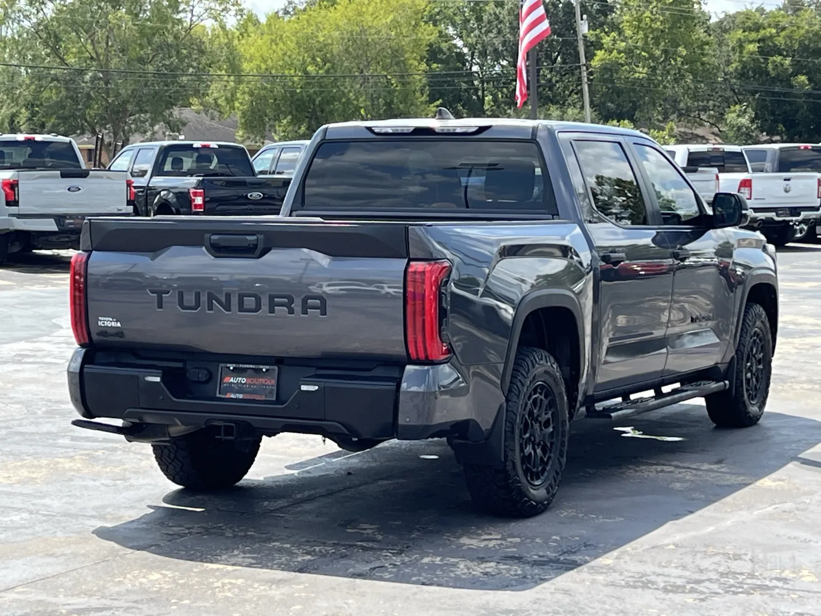 Toyota Tundra photo 8