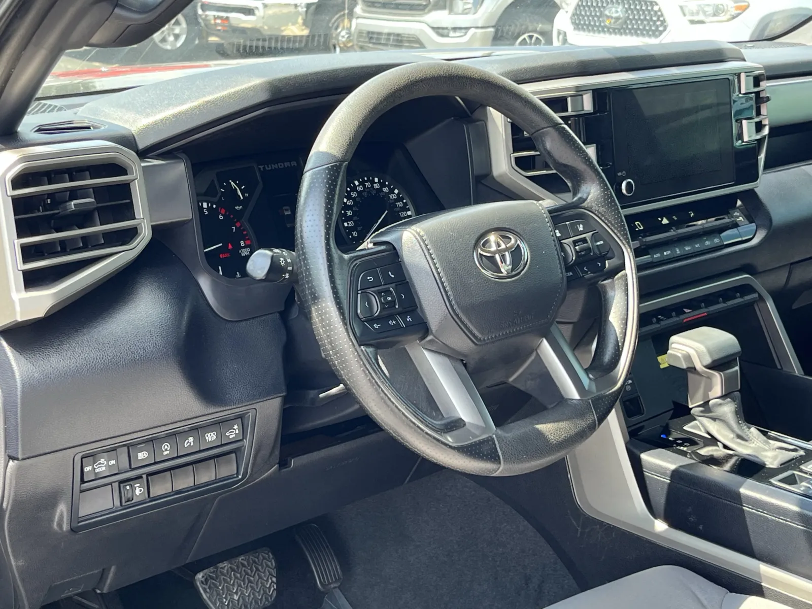 Toyota Tundra photo 12