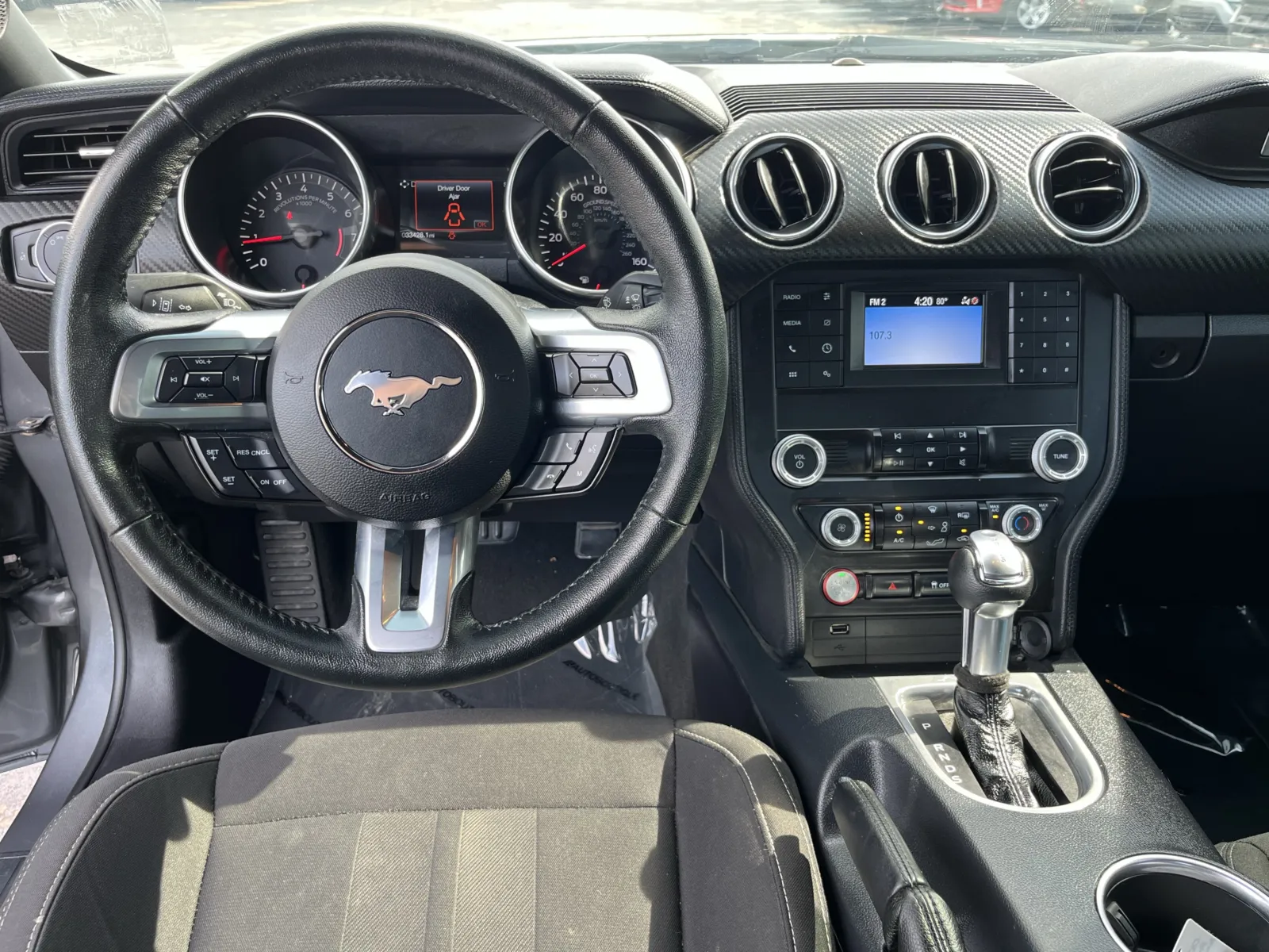 Ford Mustang photo 16