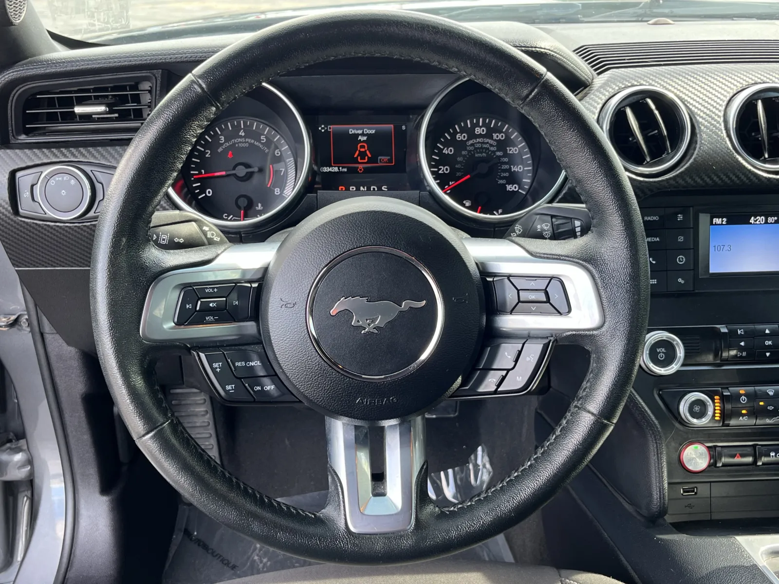Ford Mustang photo 17