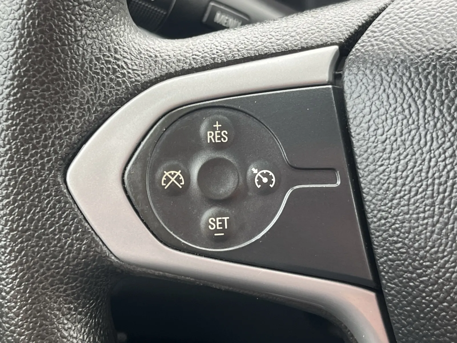 Chevrolet Colorado photo 16