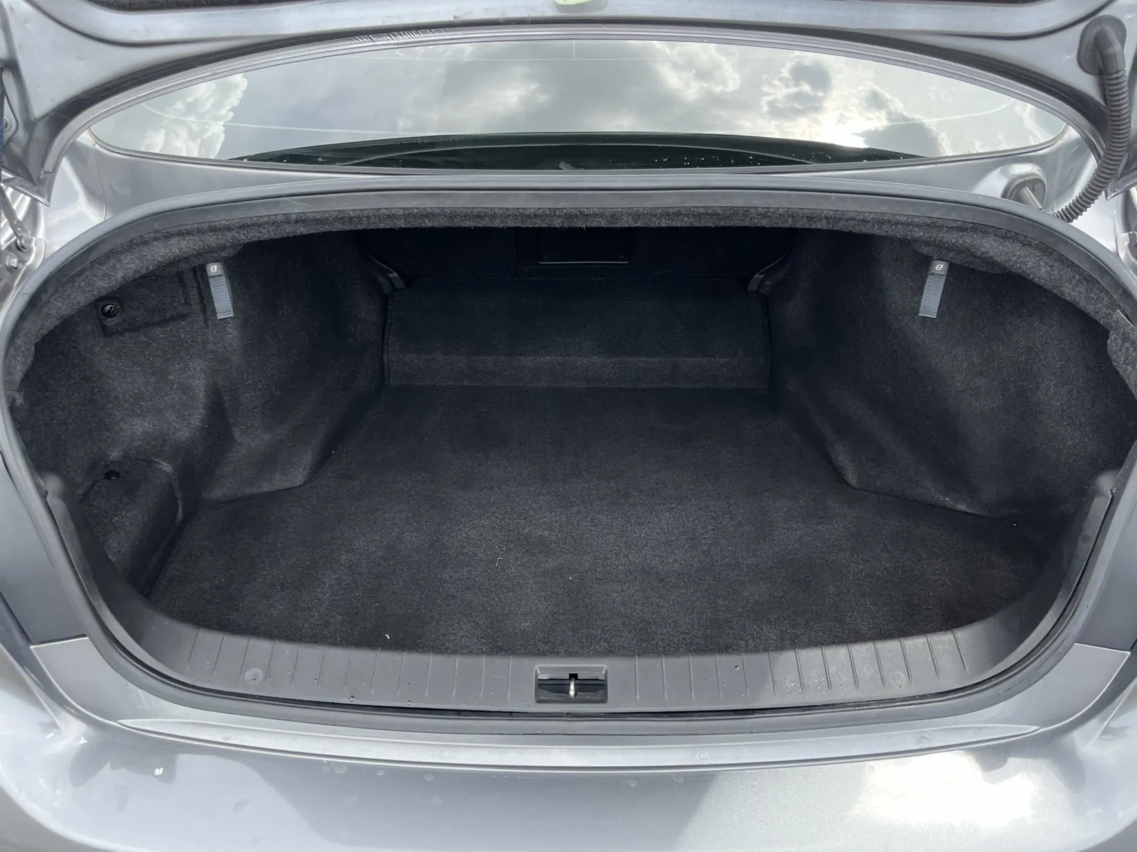 Infiniti Q50 photo 13