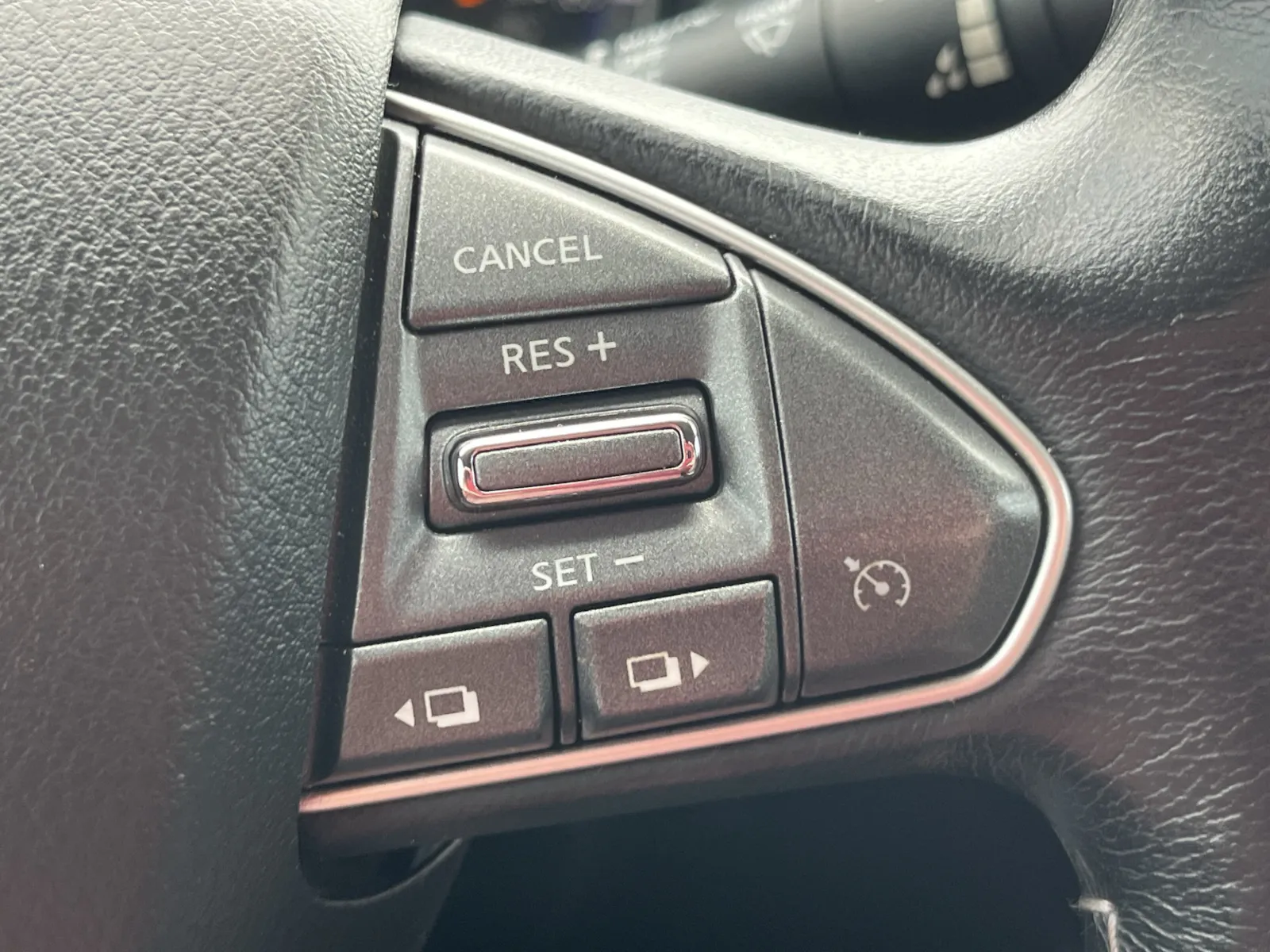 Infiniti Q50 photo 20