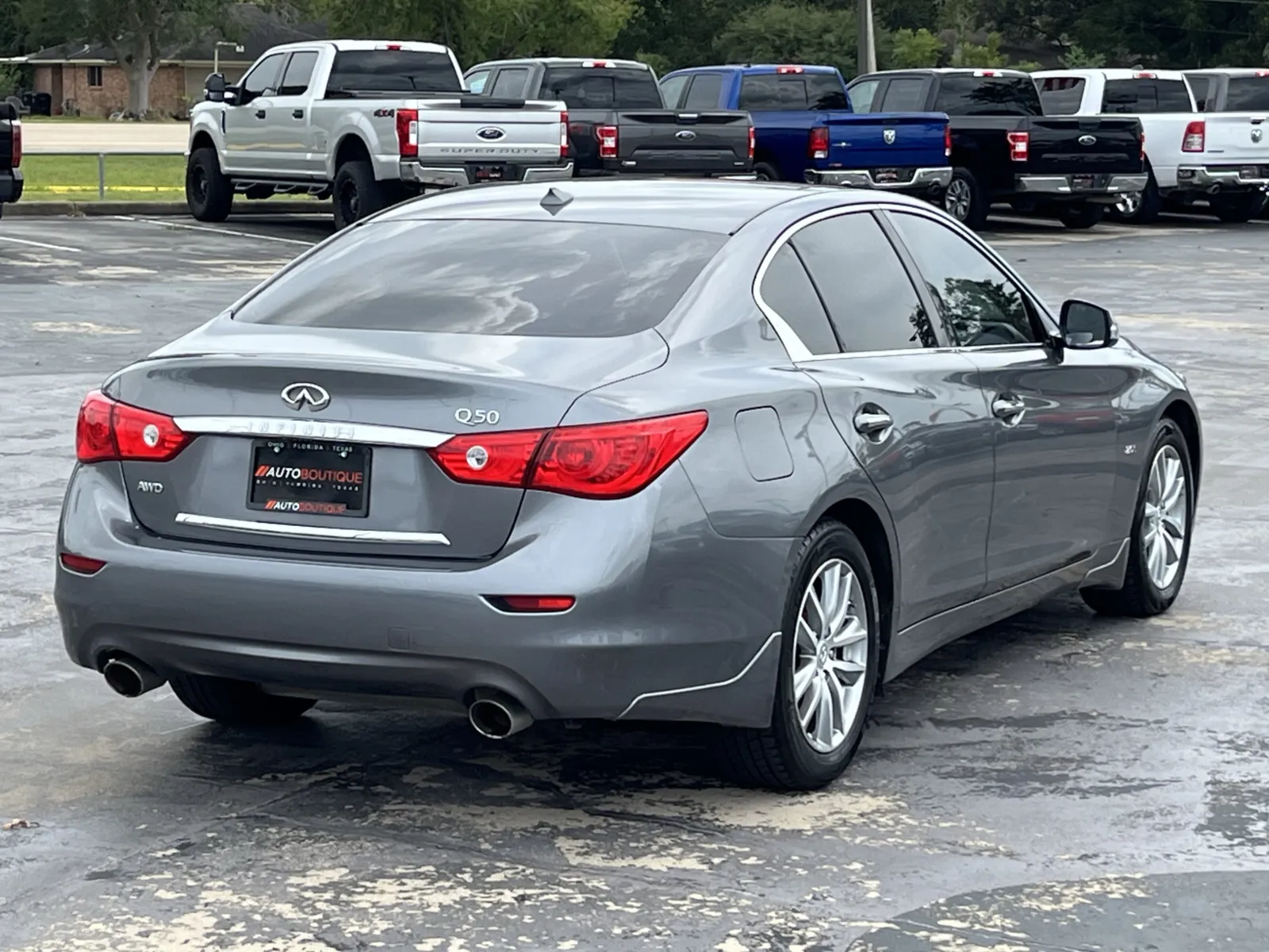 Infiniti Q50 photo 9