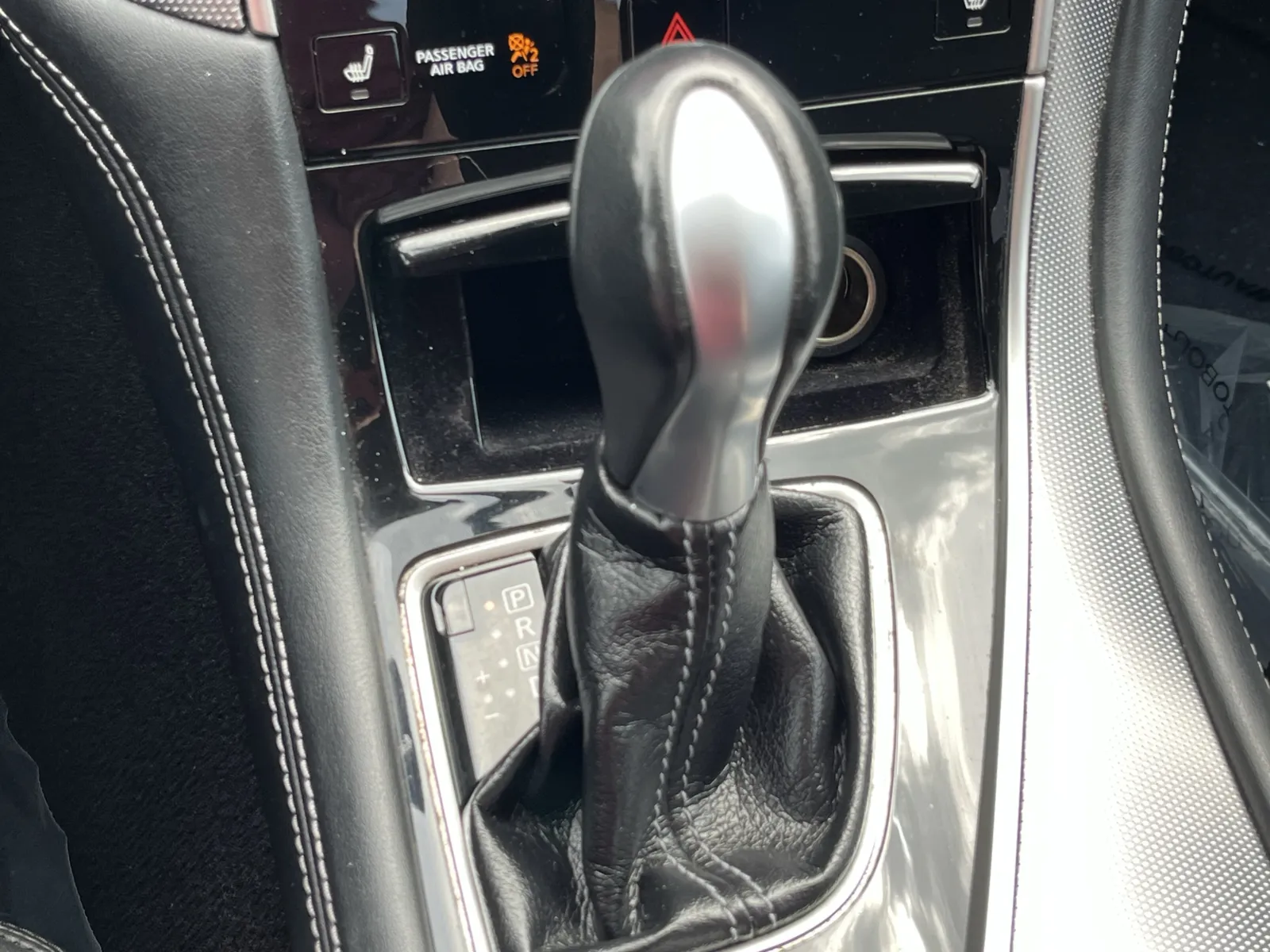 Infiniti Q50 photo 22