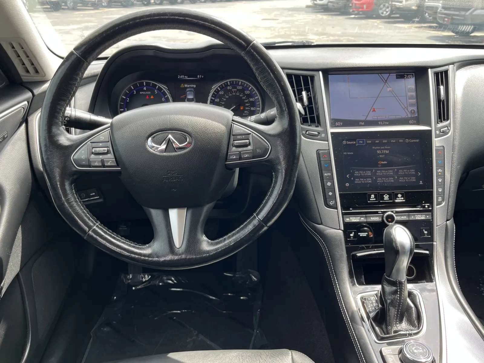 Infiniti Q50 photo 17